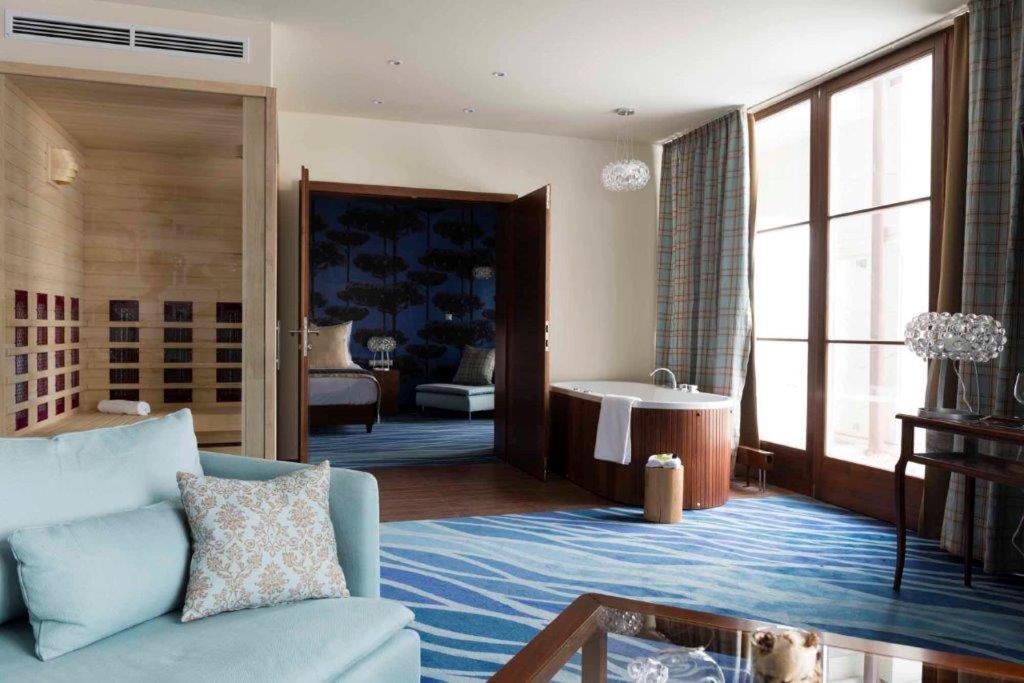 Queen Suite photo 3