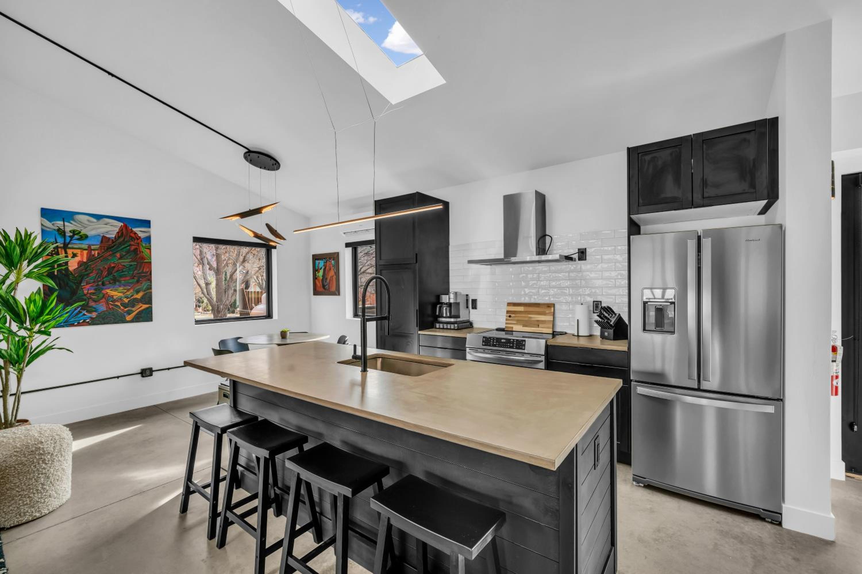 One-Bedroom House - Photo 13