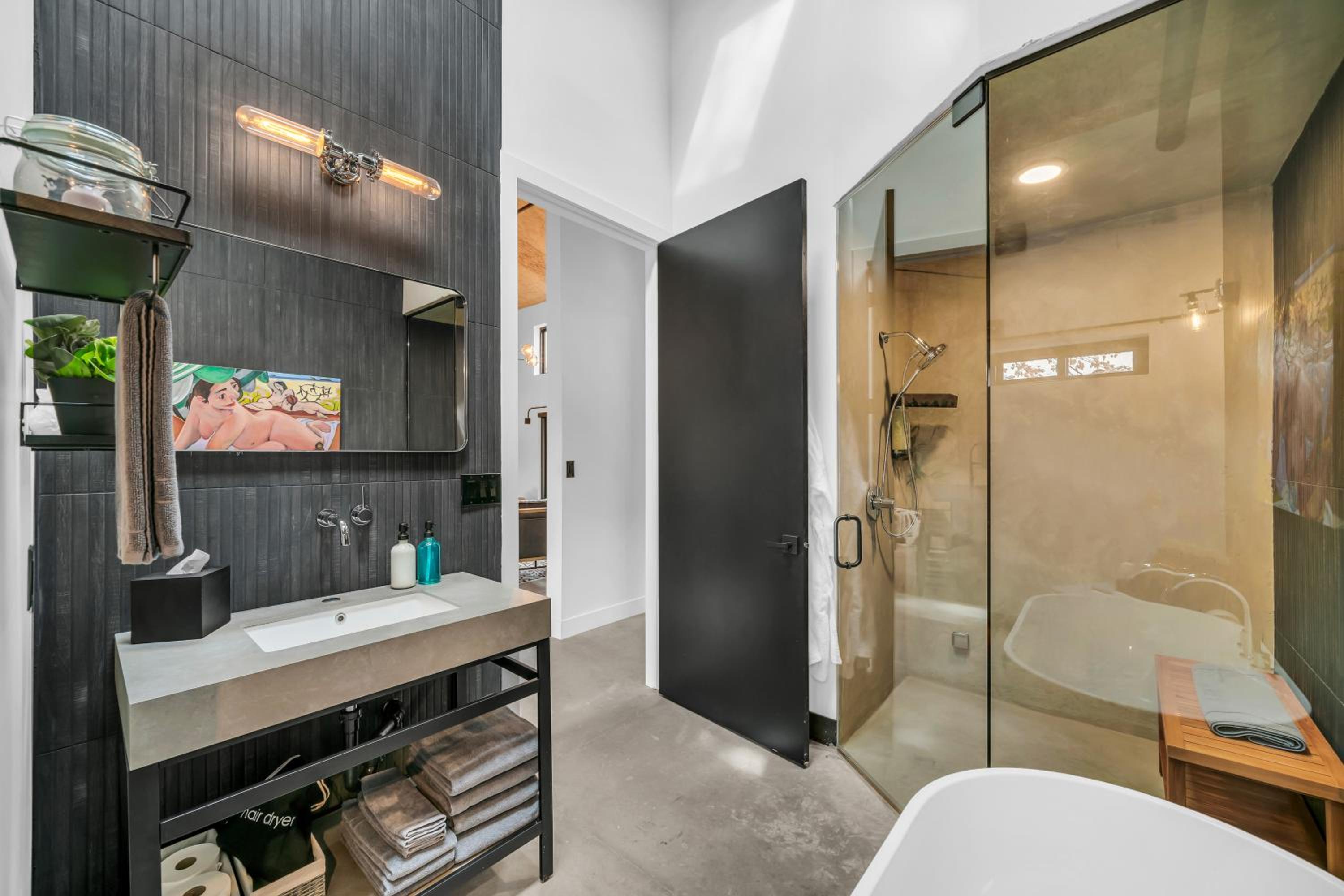 One-Bedroom Apartment - Photo 10