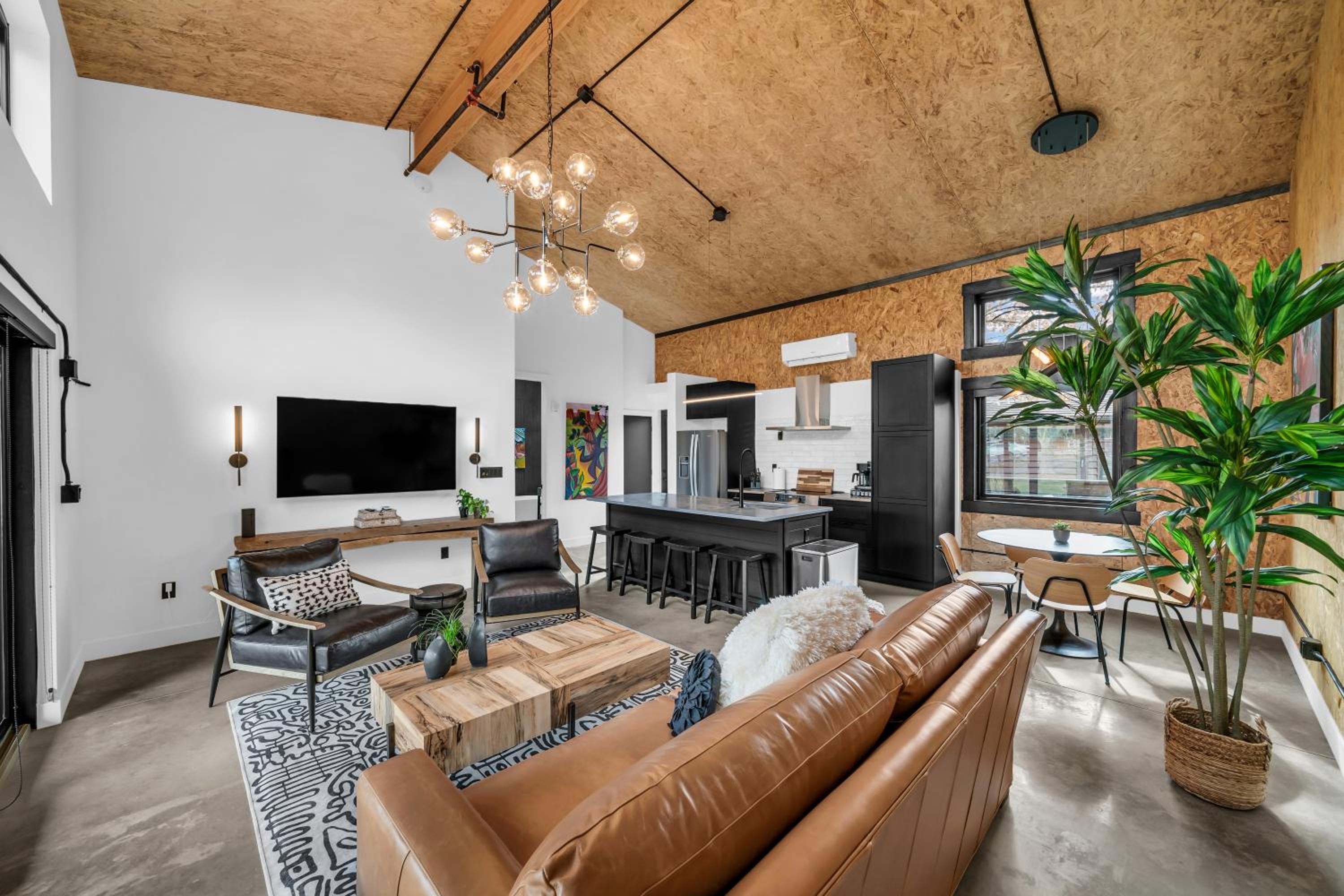 One-Bedroom Apartment - Photo 1