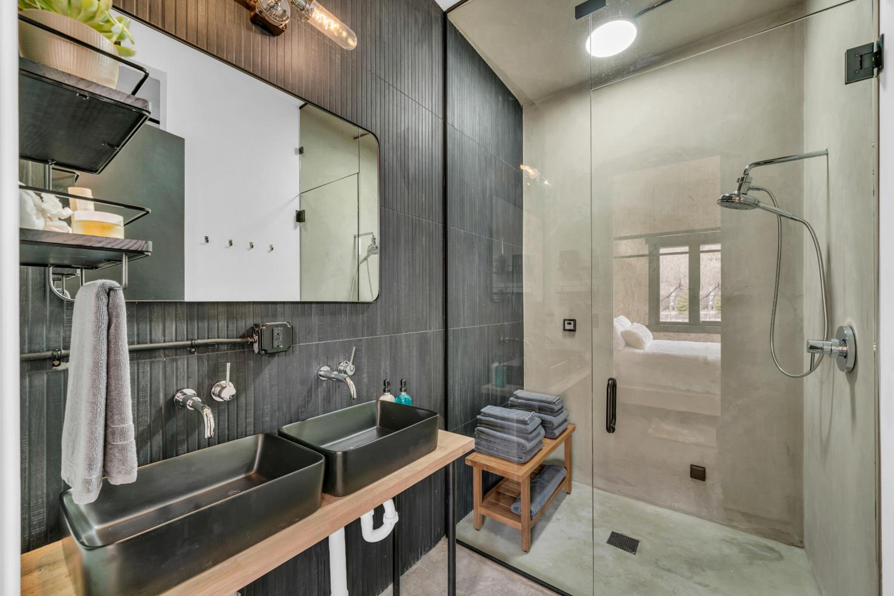 Two-Bedroom House - Photo 15