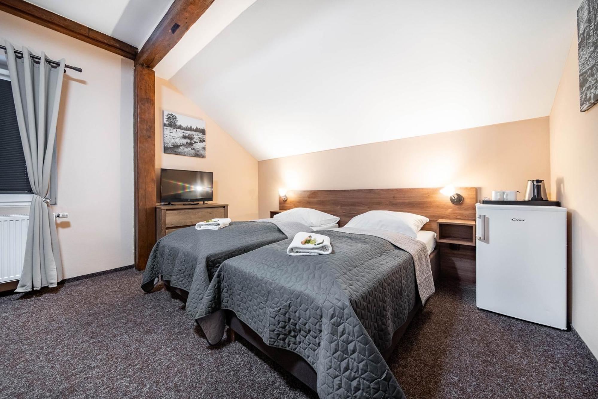 Twin Room - Photo 1