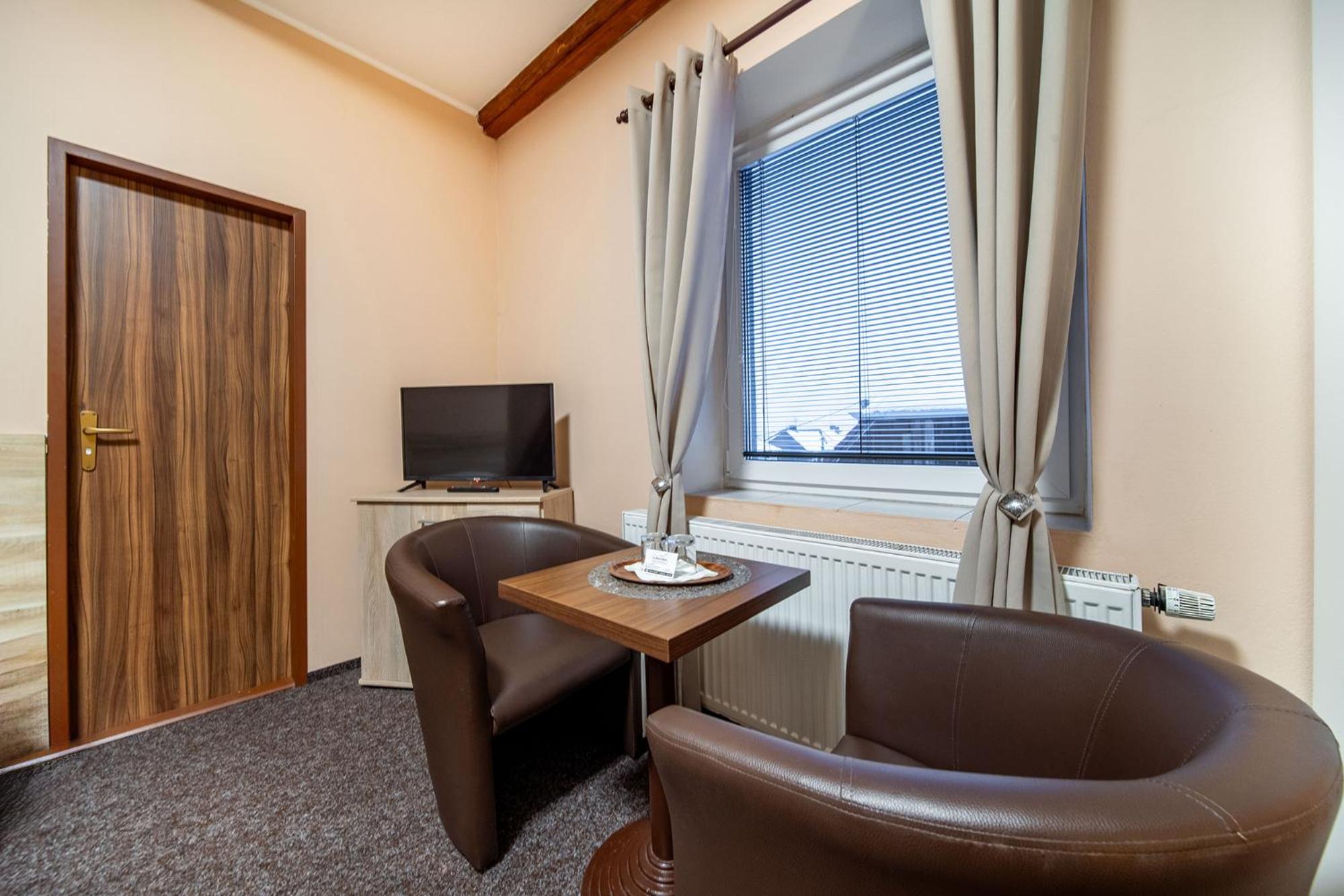 Classic Triple Room - Photo 1