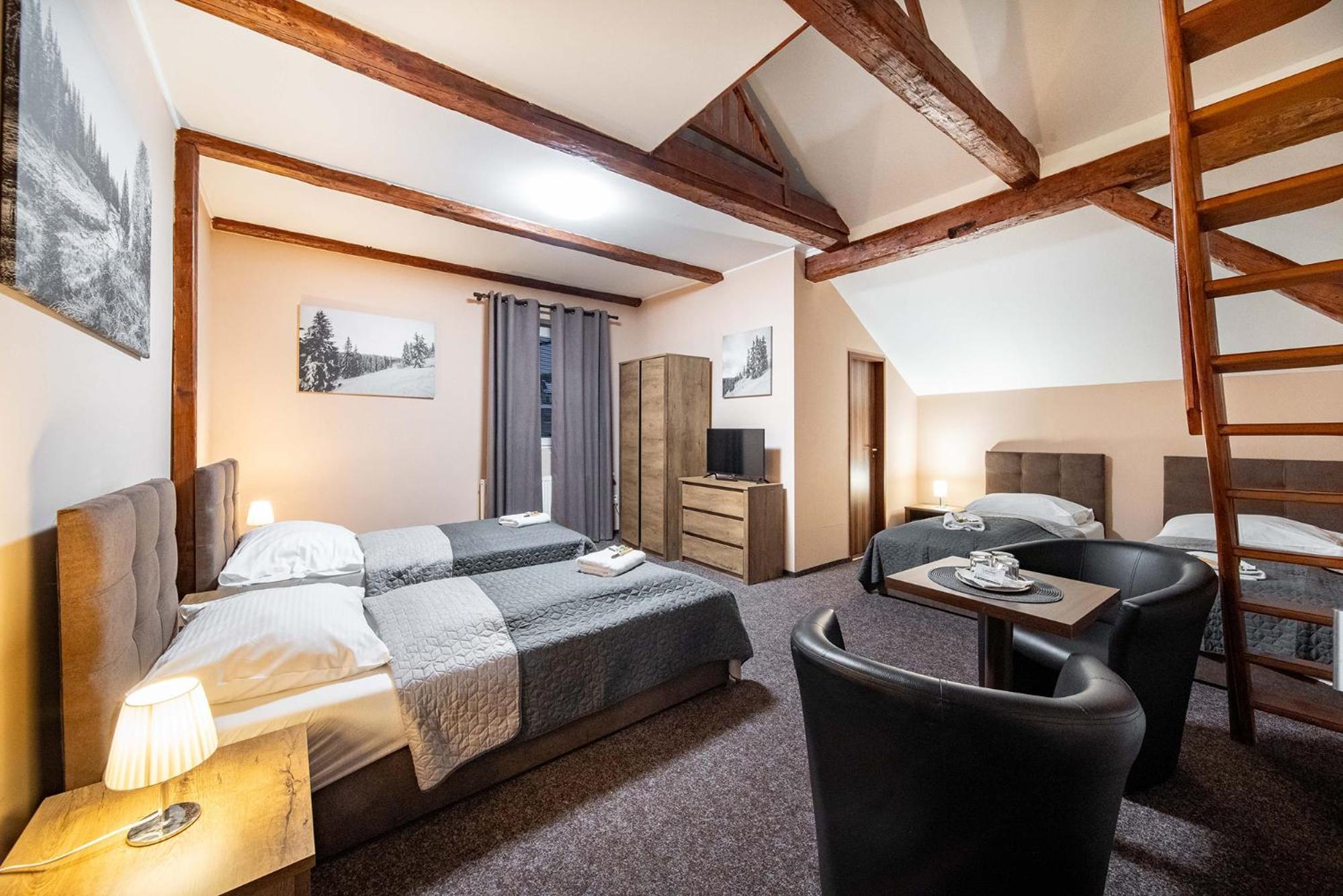 Quadruple Room - Photo 2