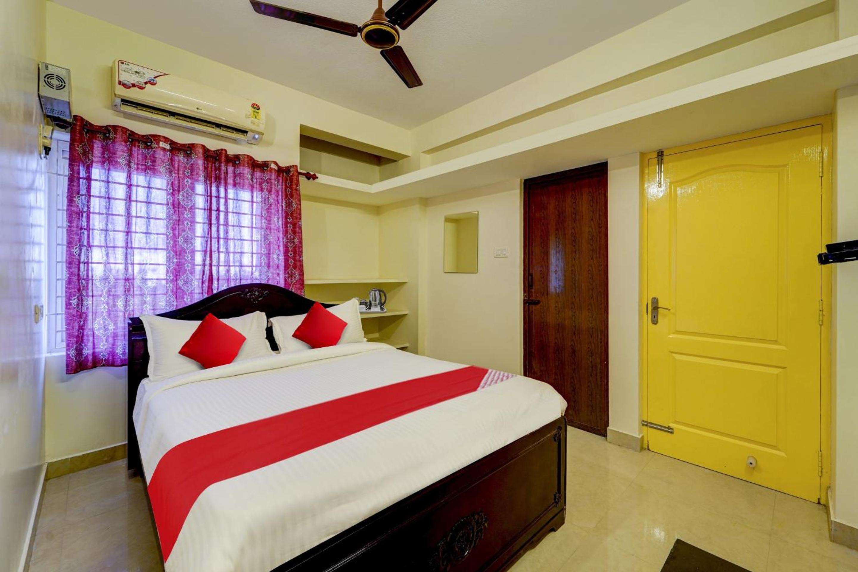 Standard Double Room - Photo 13