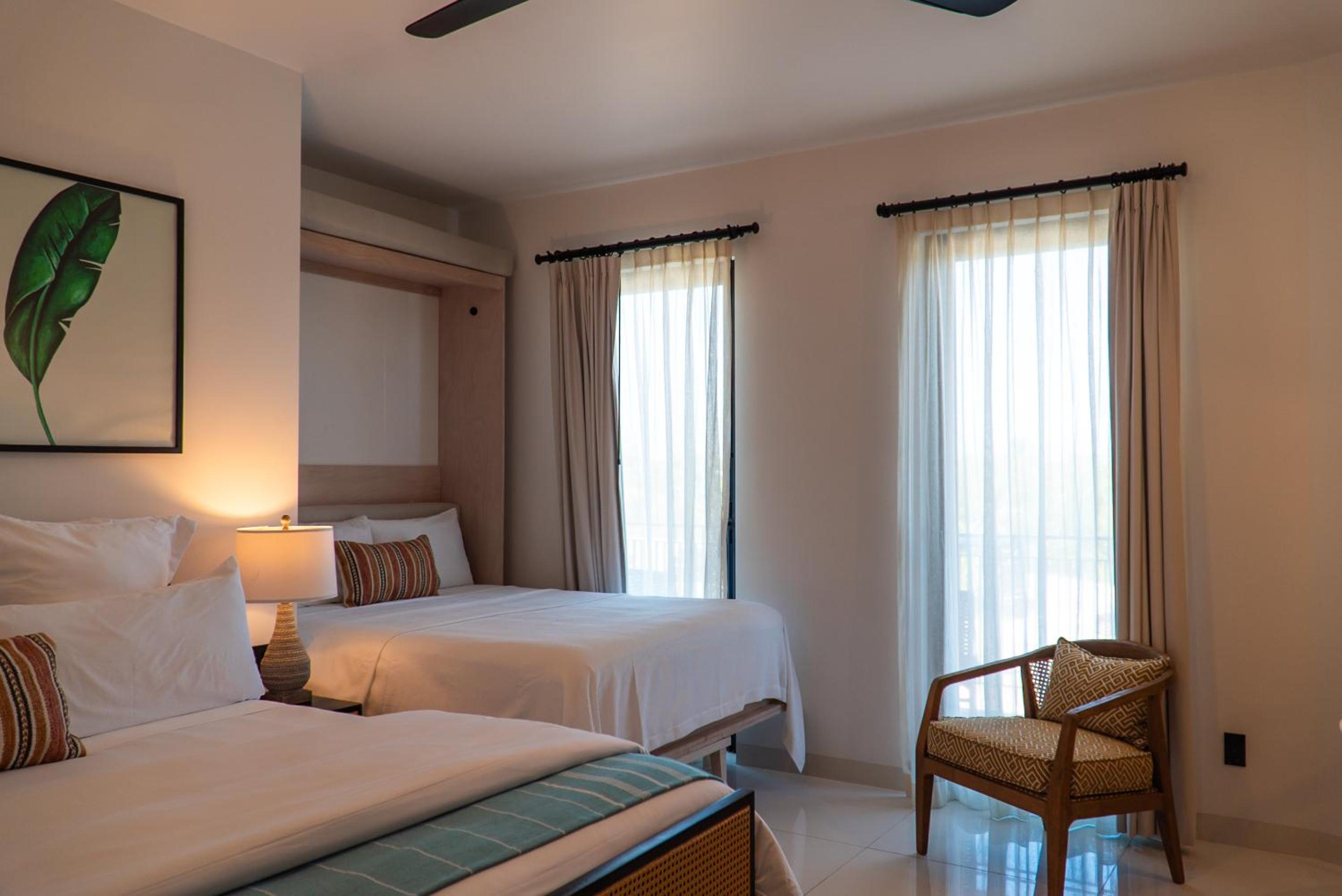 Deluxe Room - Photo 4