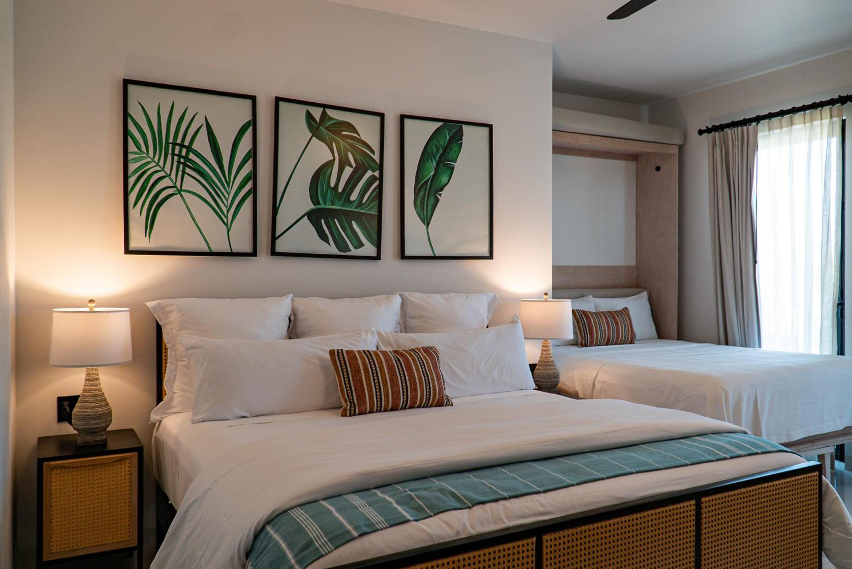 Deluxe Room - Photo 8