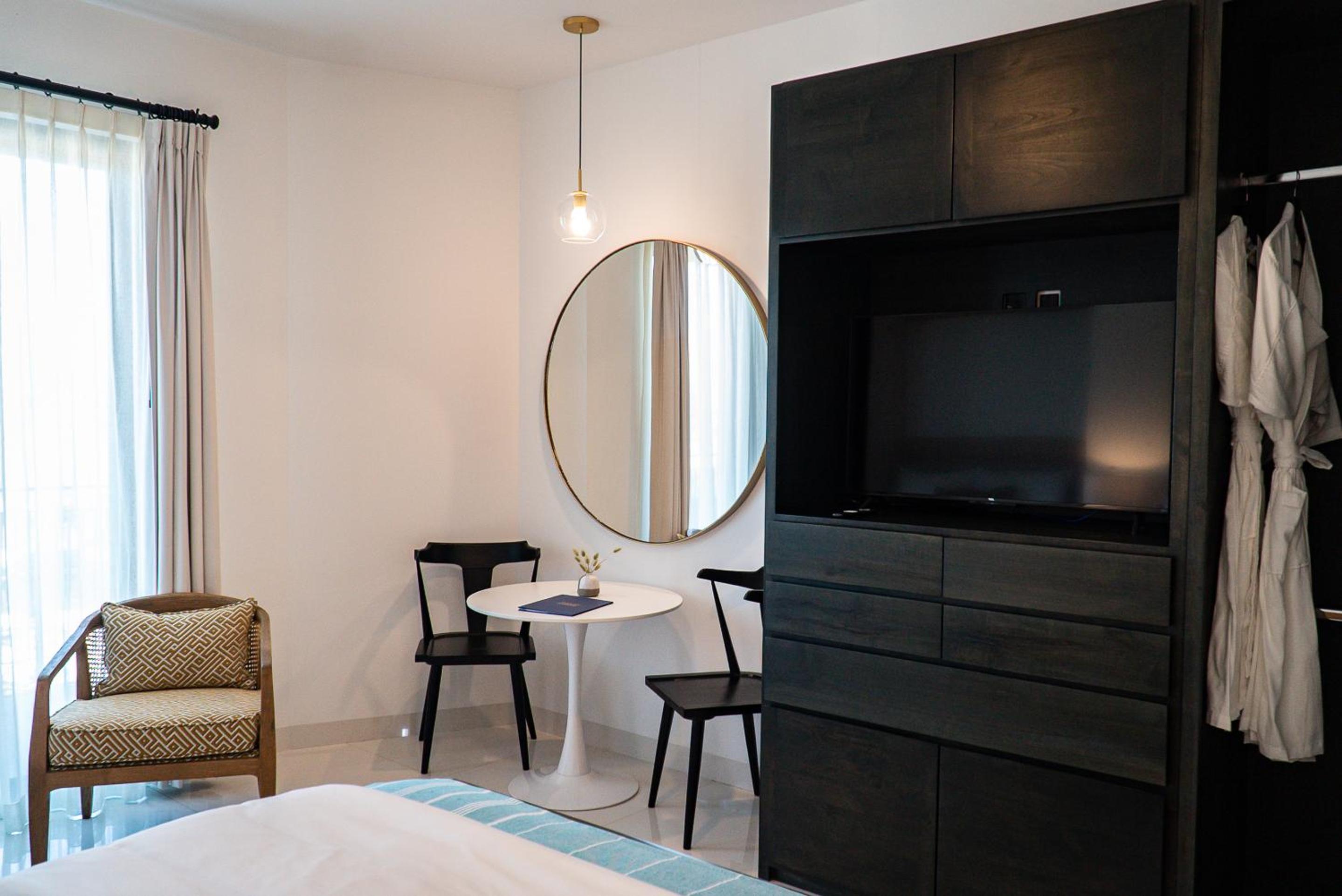 Deluxe Room - Photo 24