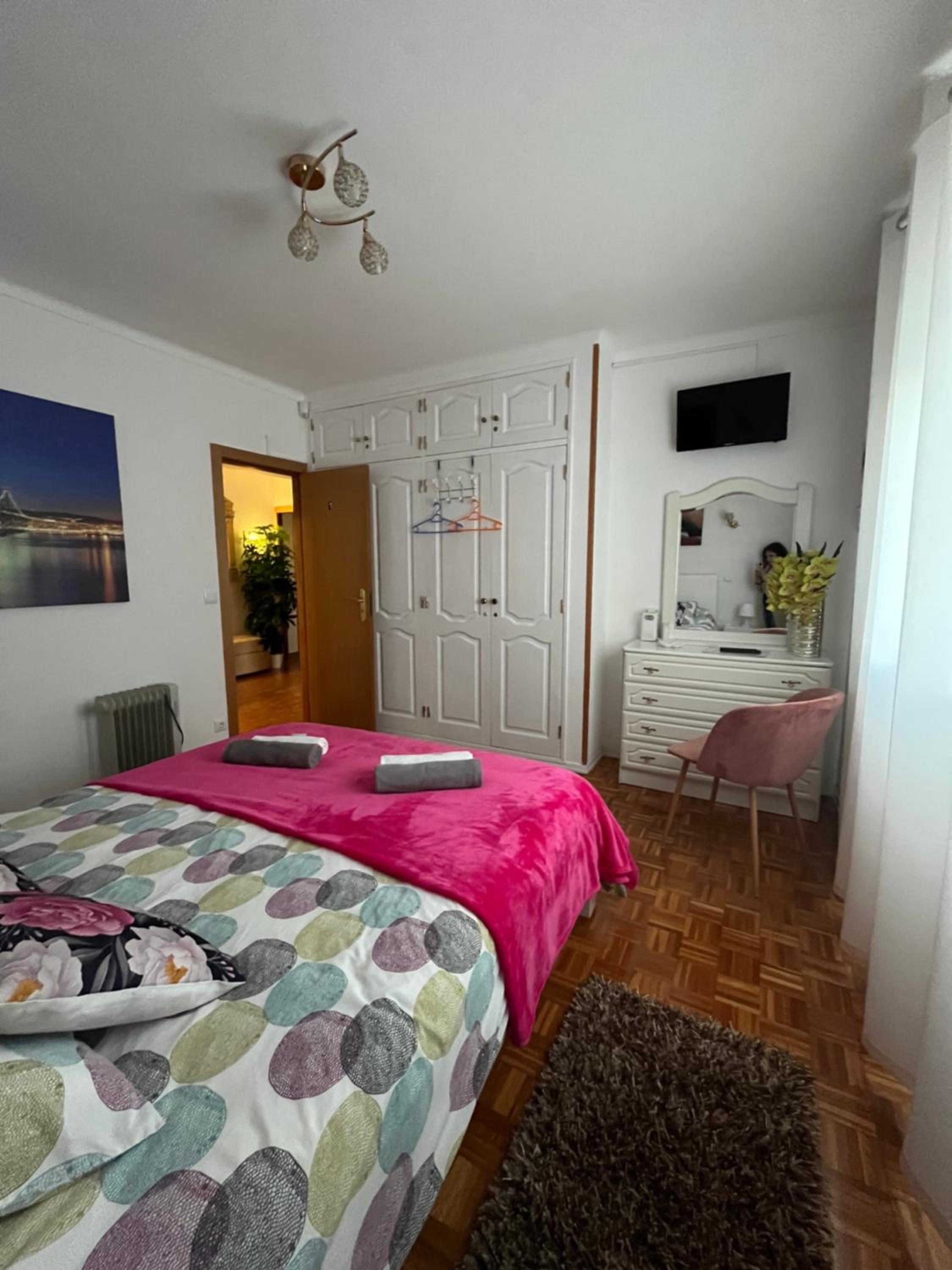 Double Room - Photo 5