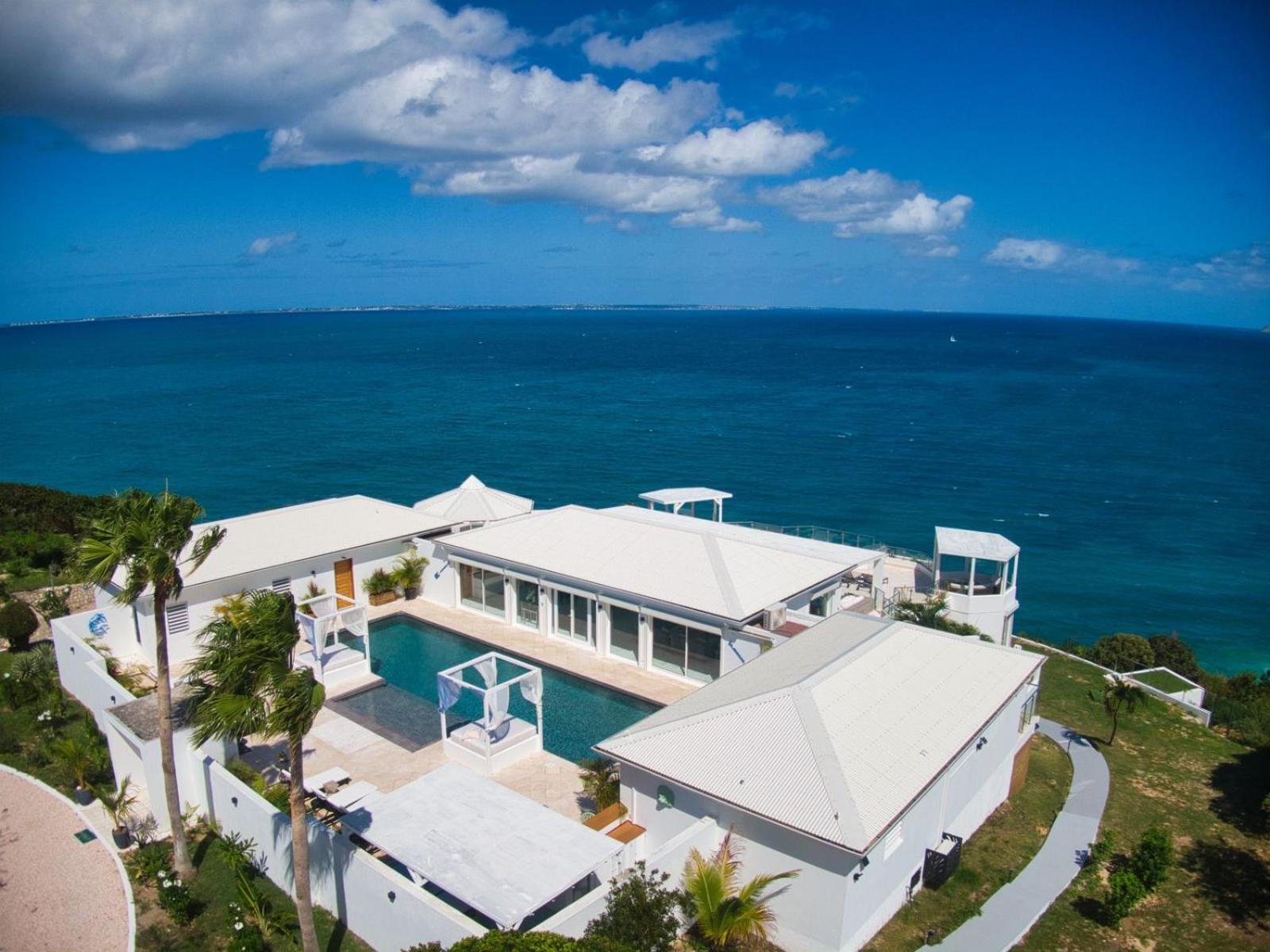 Villa photo 2
