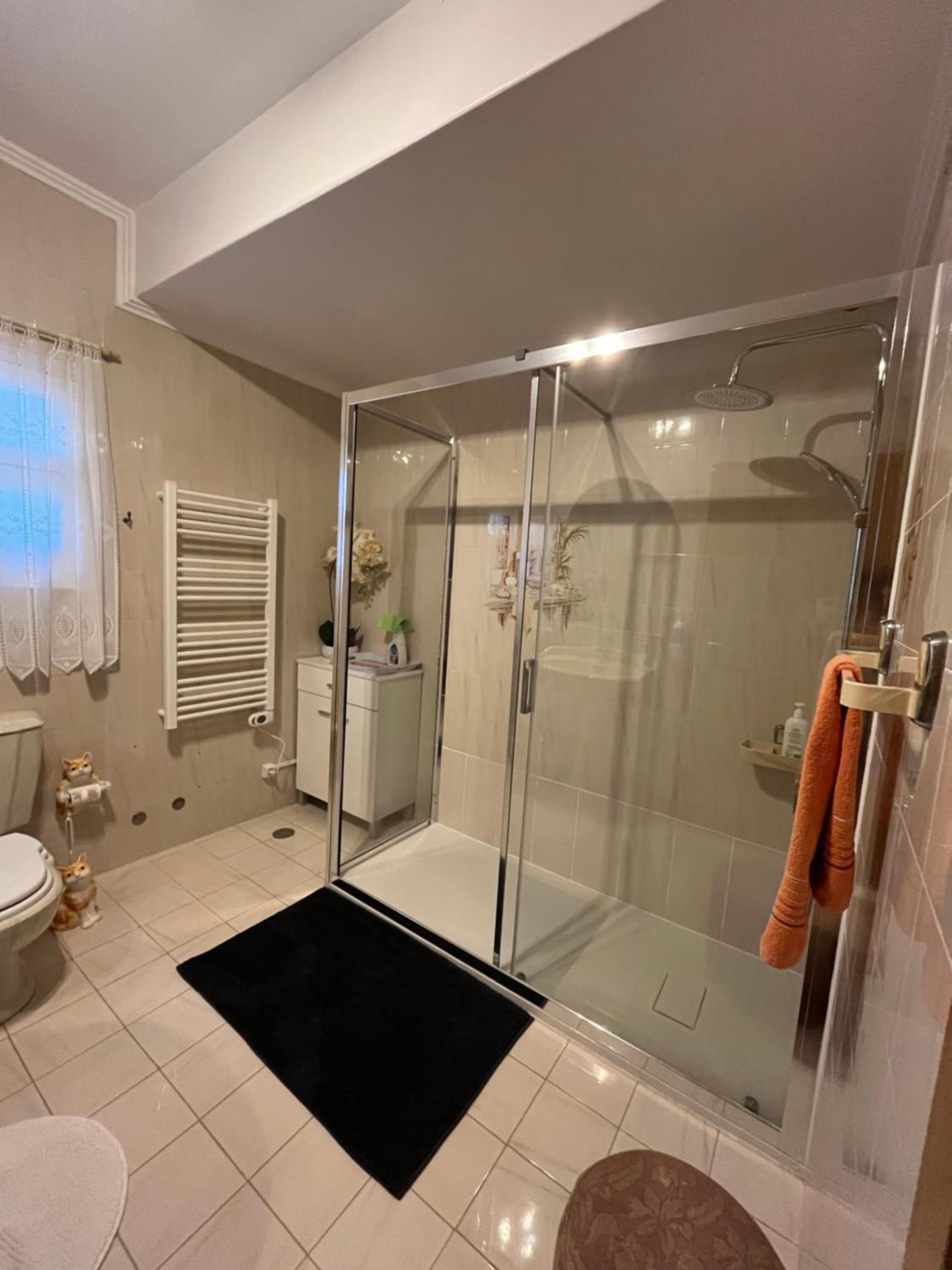 Double Room - Photo 8