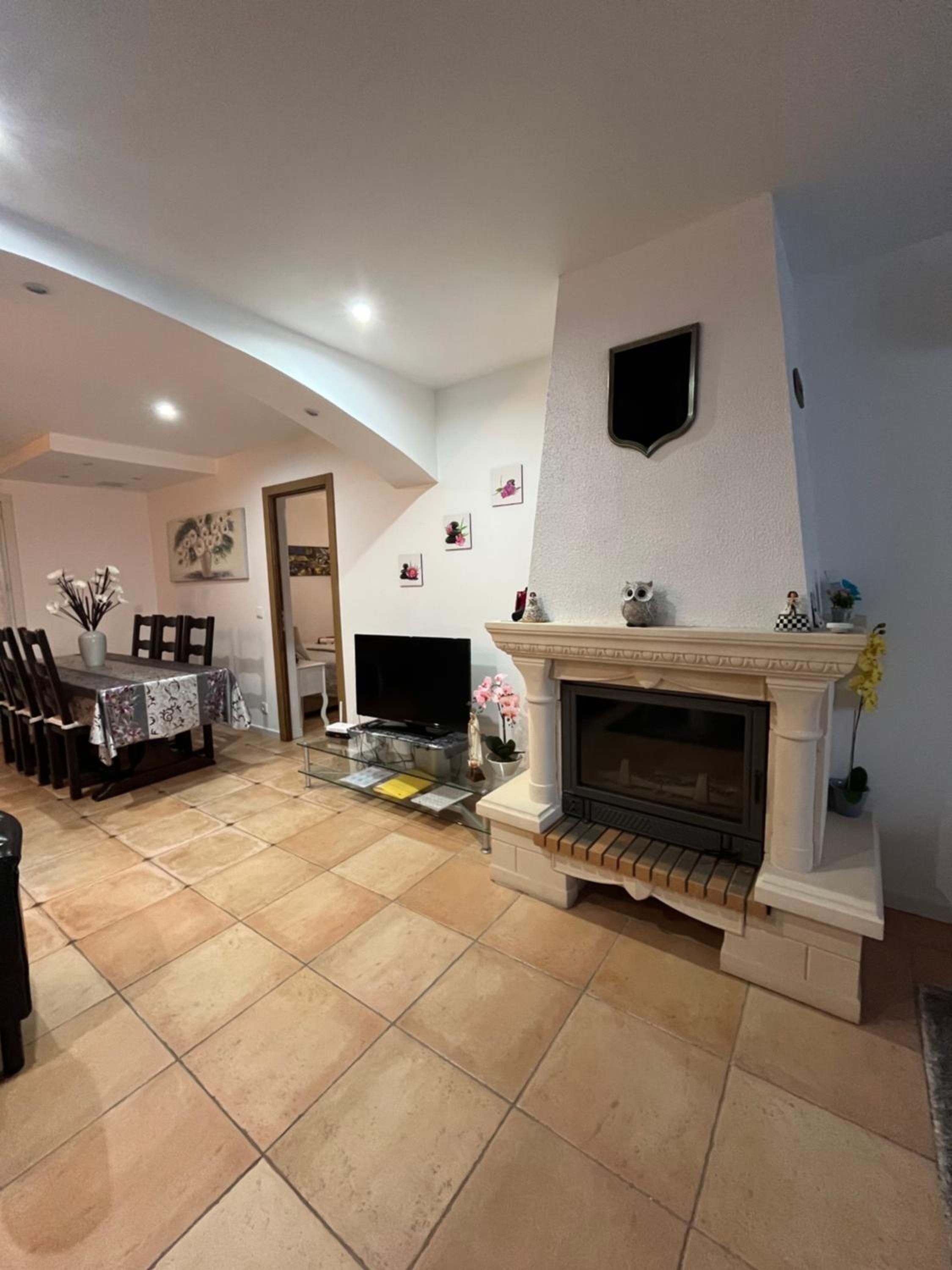 Family Room - Photo 9