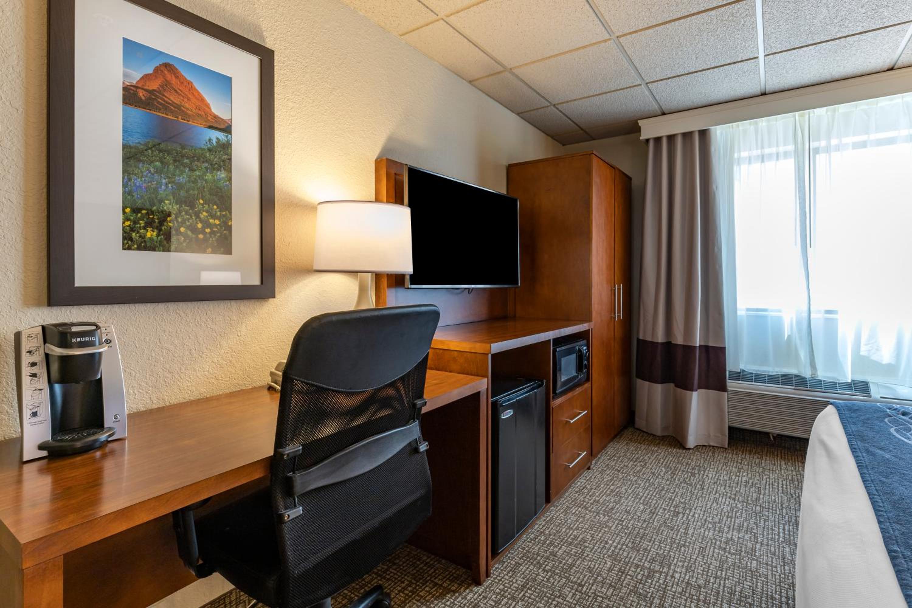 King Room - Non-Smoking - Photo 2