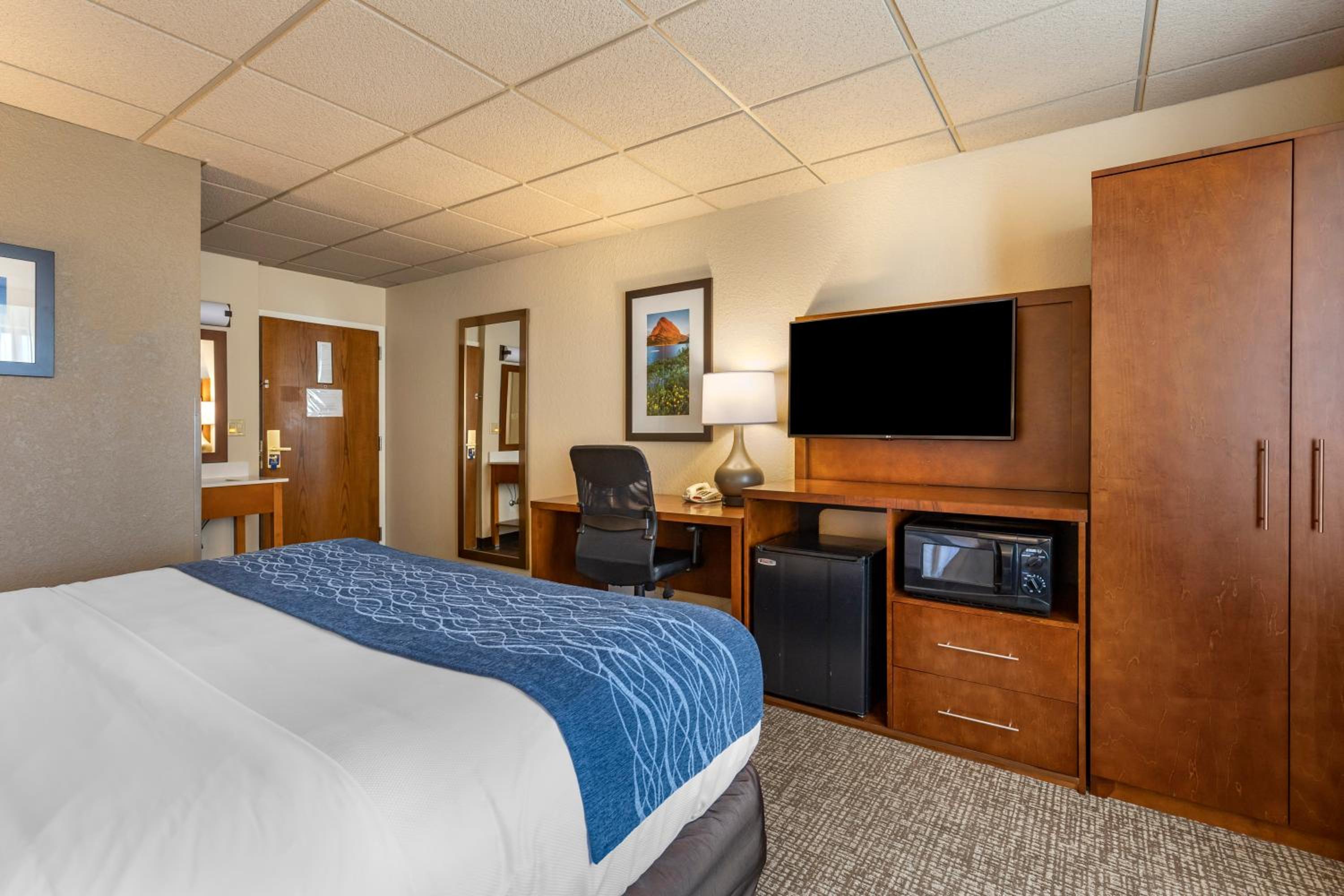 King Room - Non-Smoking - Photo 1