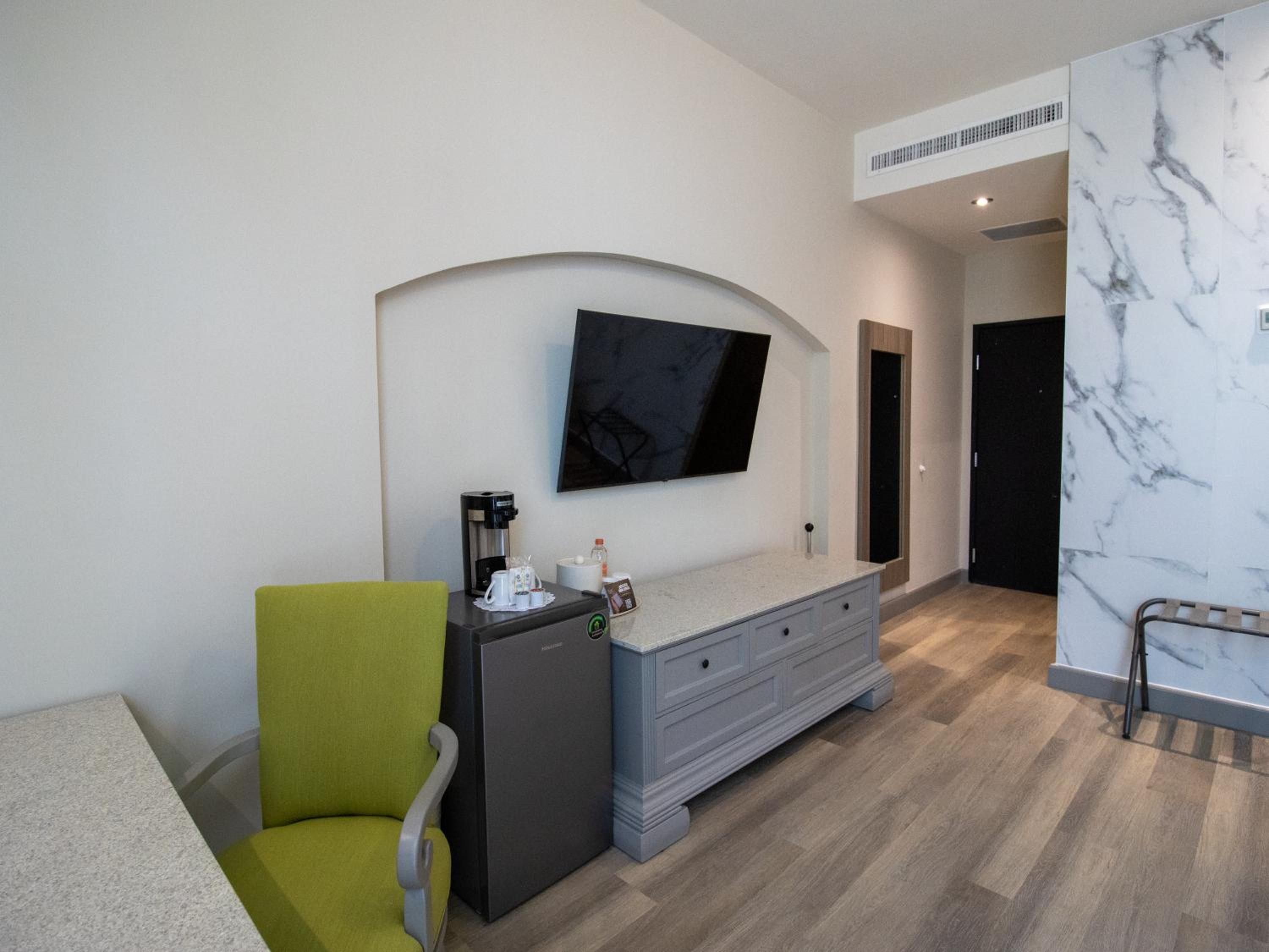 Double Room with Two Double Beds - Photo 3