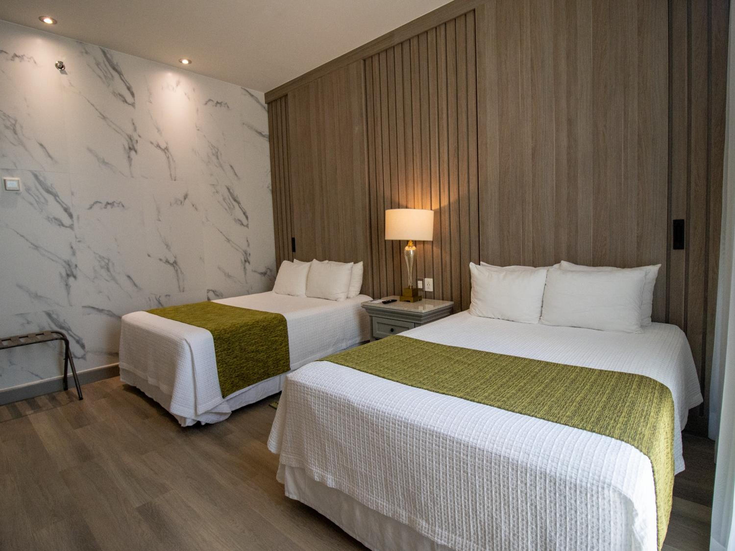 Double Room with Two Double Beds - Photo 5