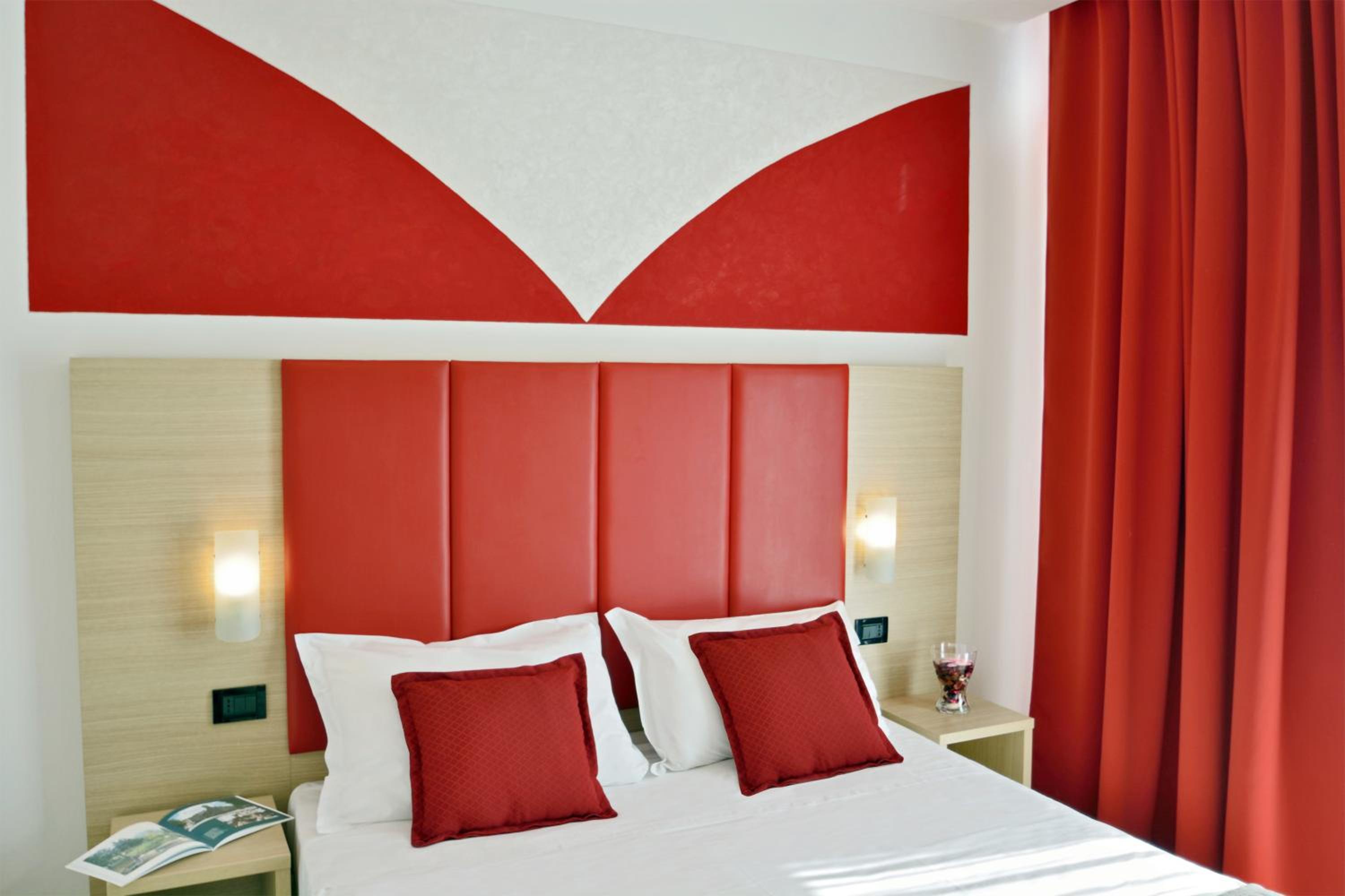 Superior Double or Twin Room thumbnail 6