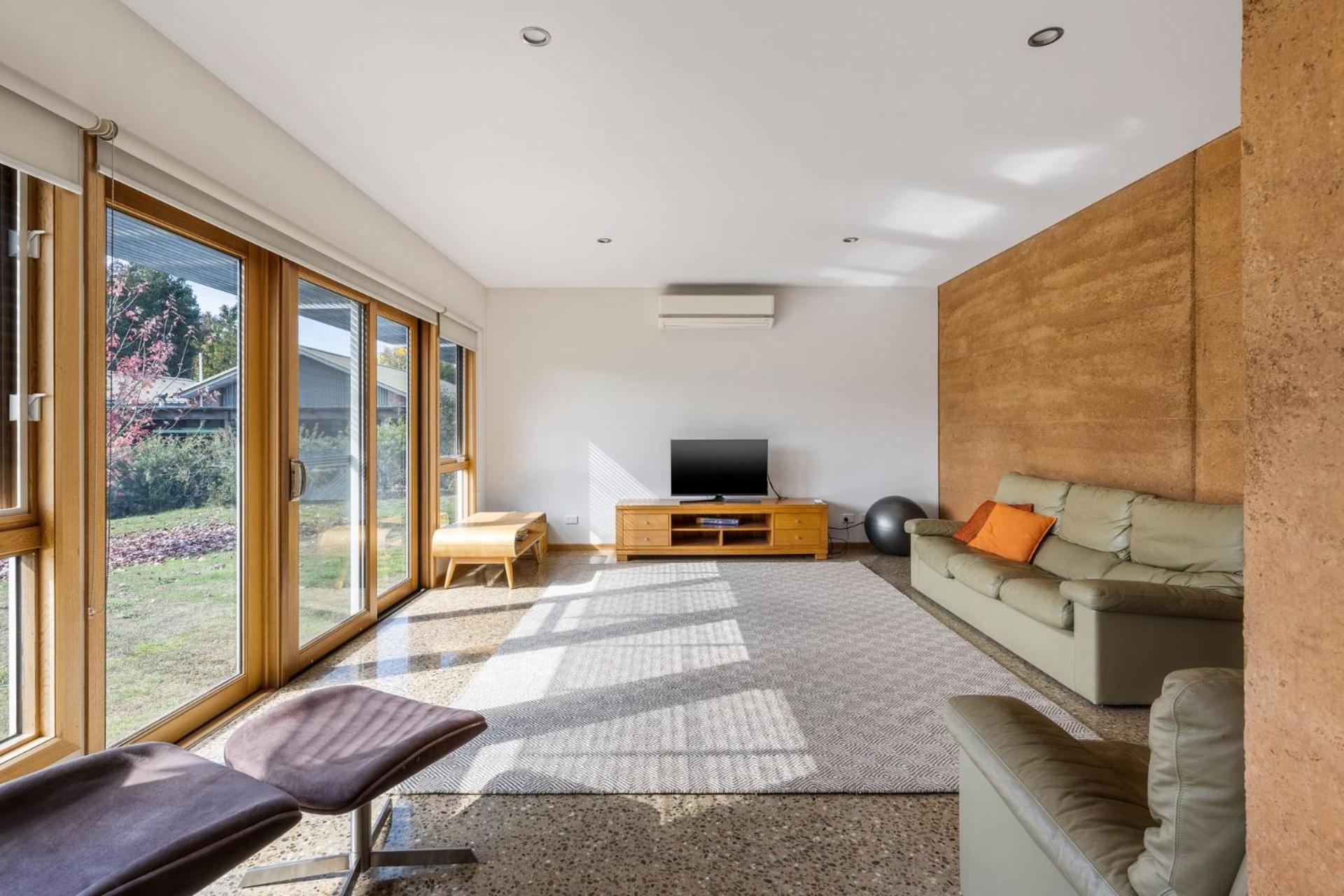 Four-Bedroom House photo 3