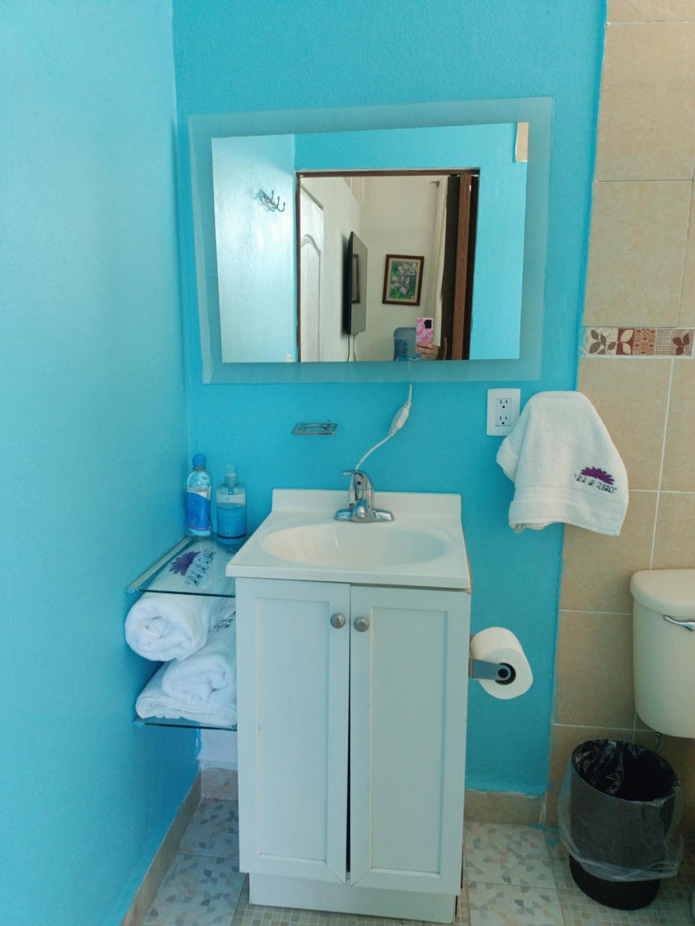 Double Room with Private Bathroom - Photo 2