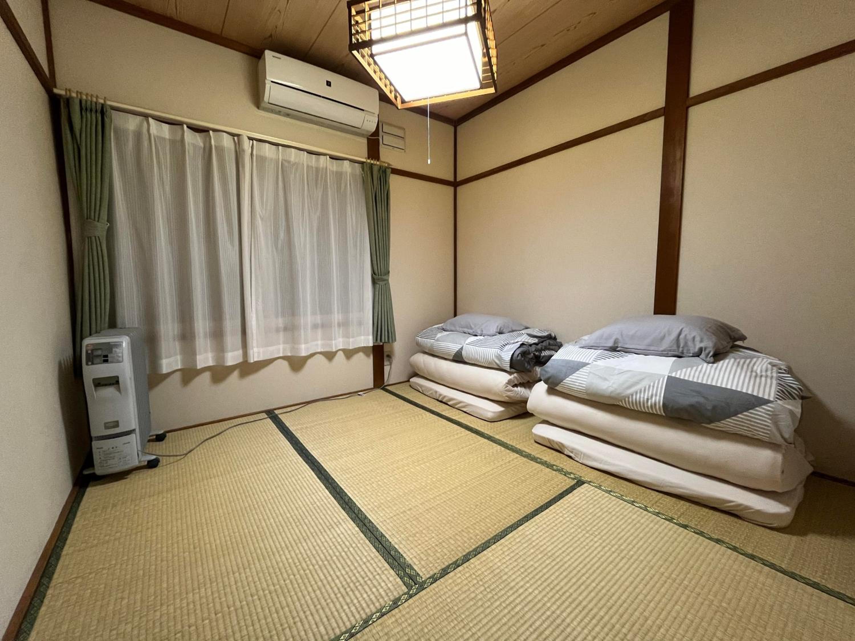 Two-Bedroom House - Photo 2