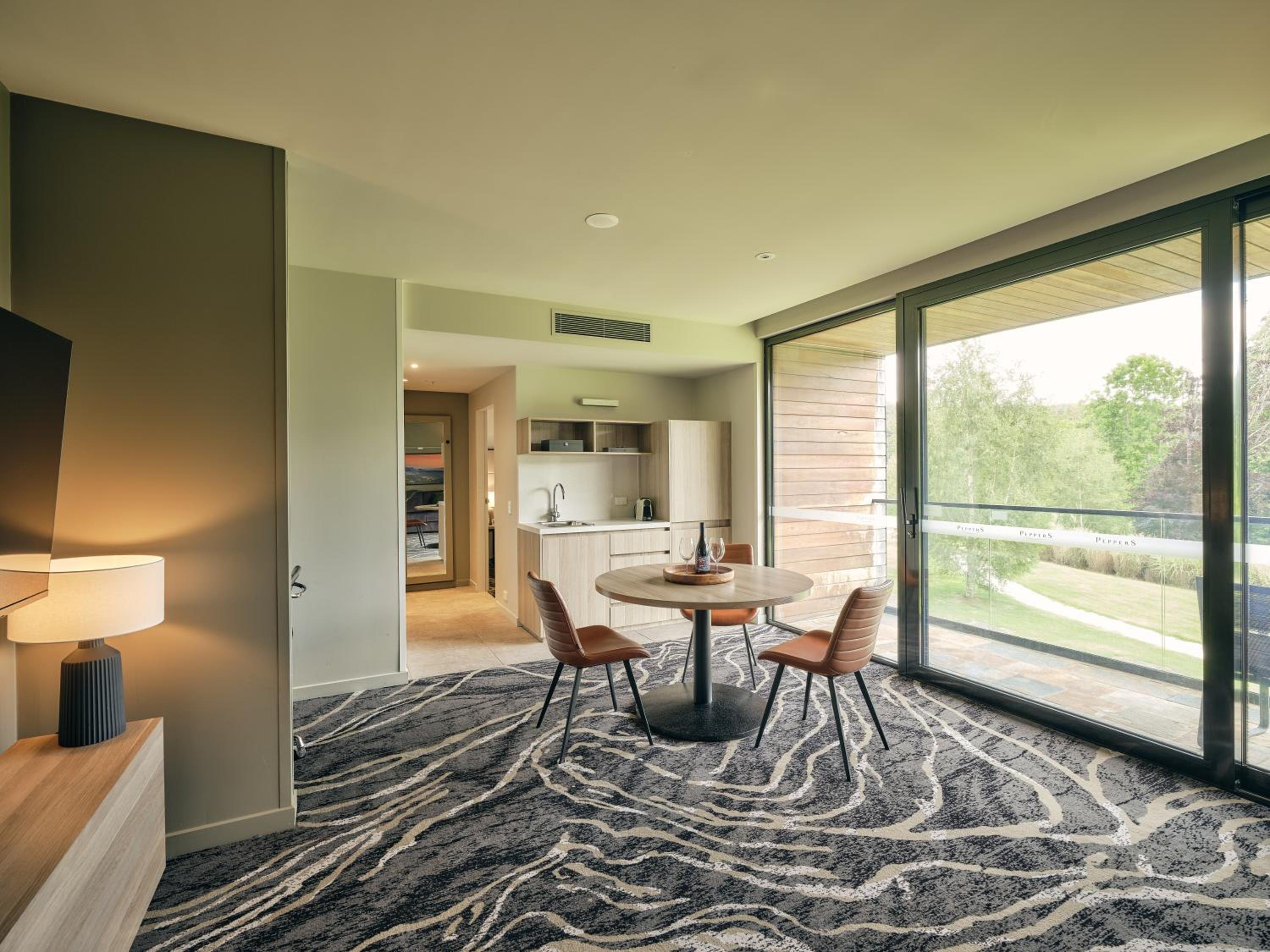 One-Bedroom Suite photo 2