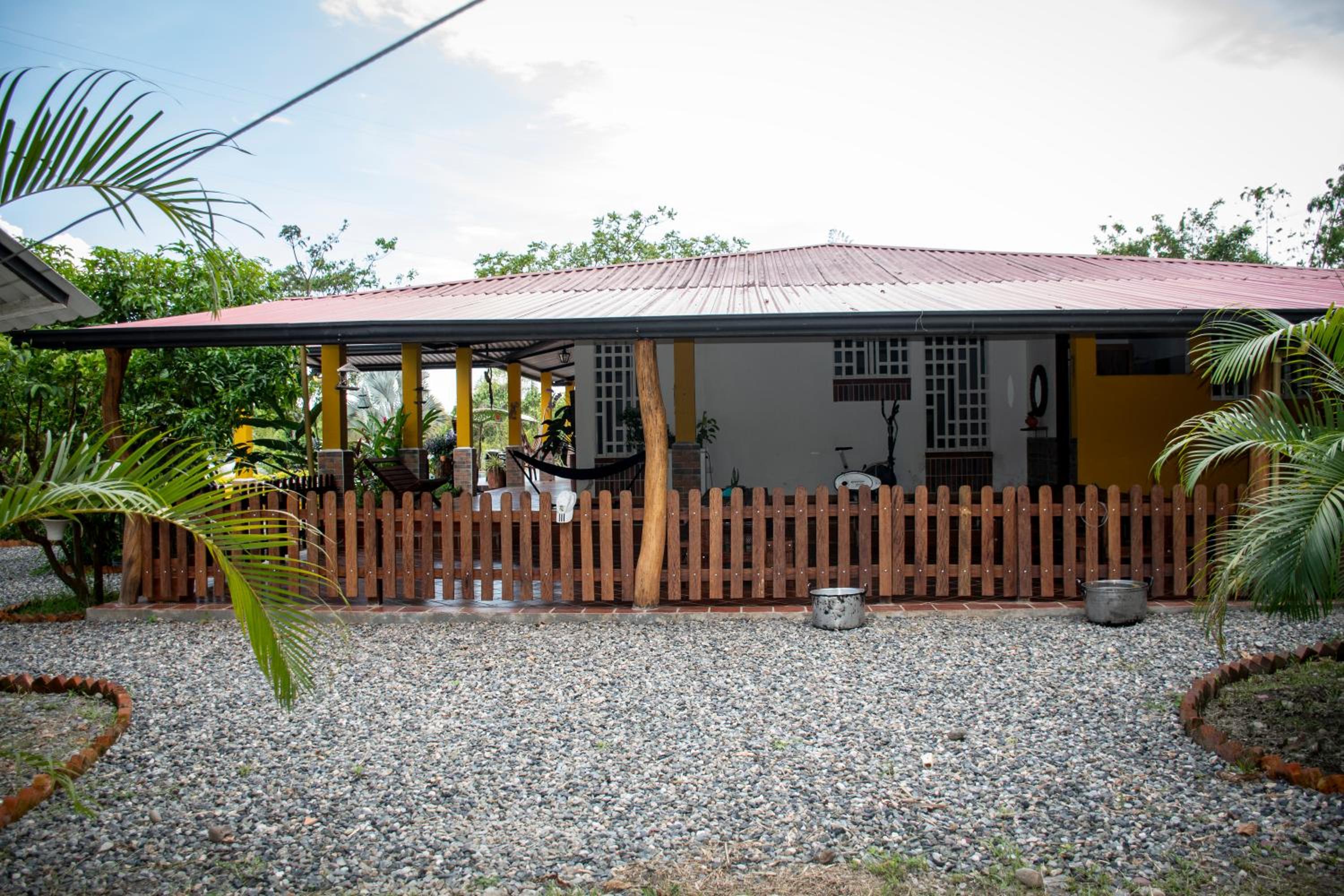Seven-Bedroom House photo 2