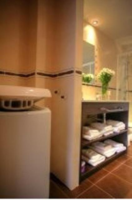 One-Bedroom Apartment (2 Adults) - Photo 5