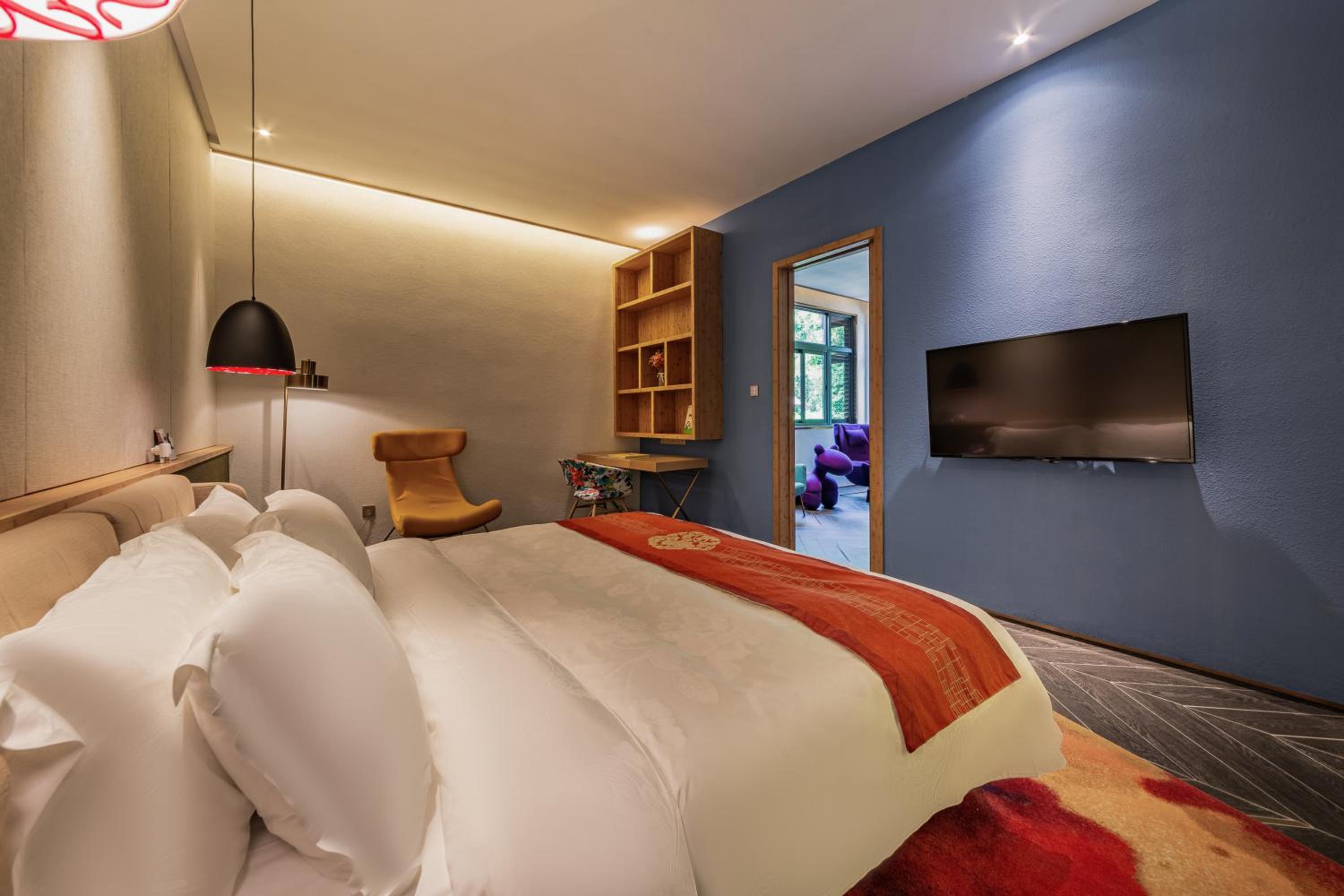 Superior King Suite