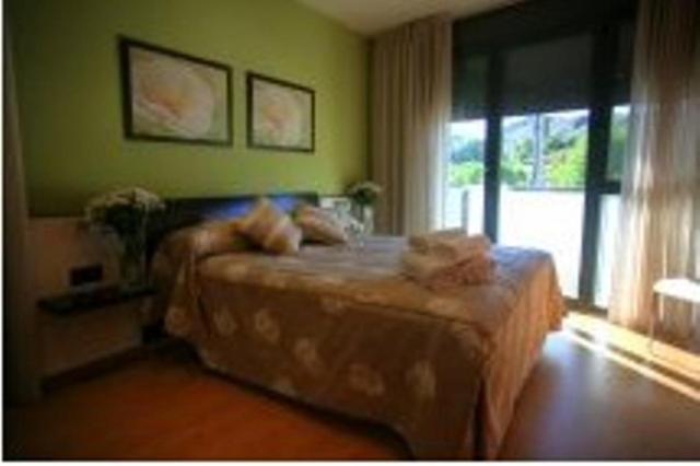 One-Bedroom Apartment (2 Adults) - Photo 1