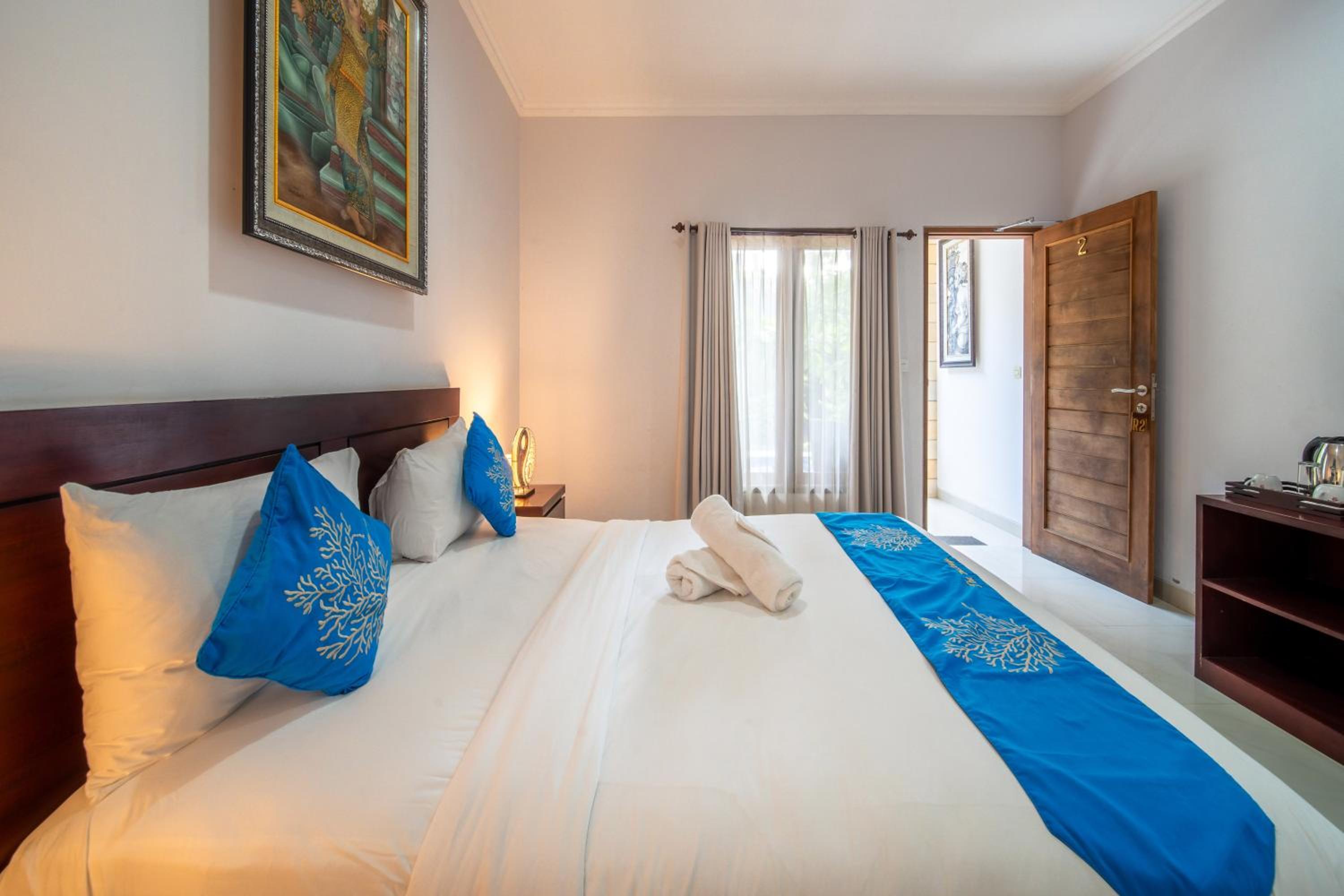 Deluxe Room with Pool Access photo 1
