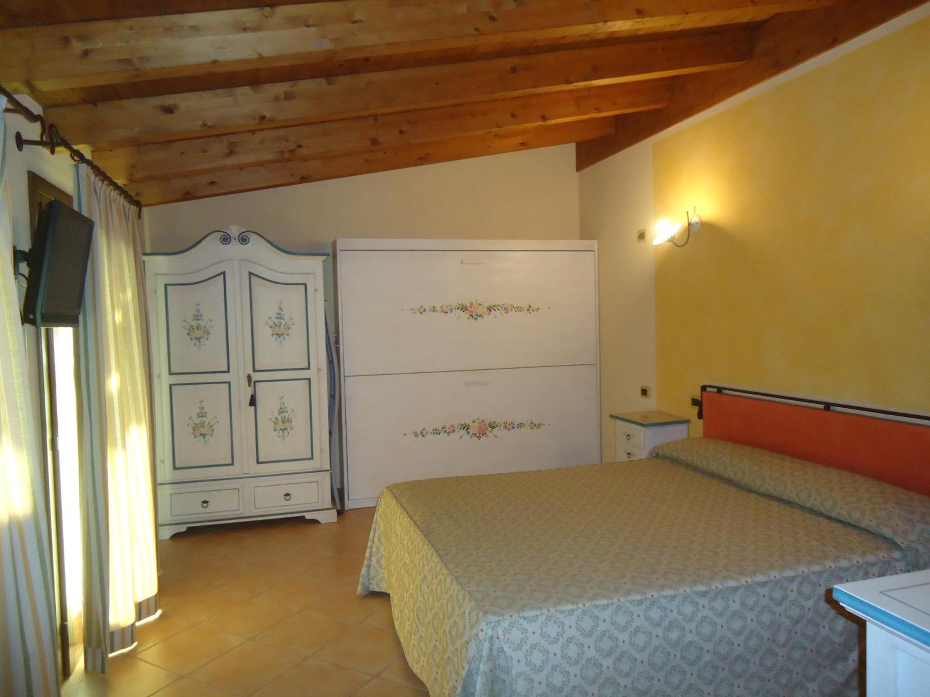 Two-Bedroom Apartment - Photo 17