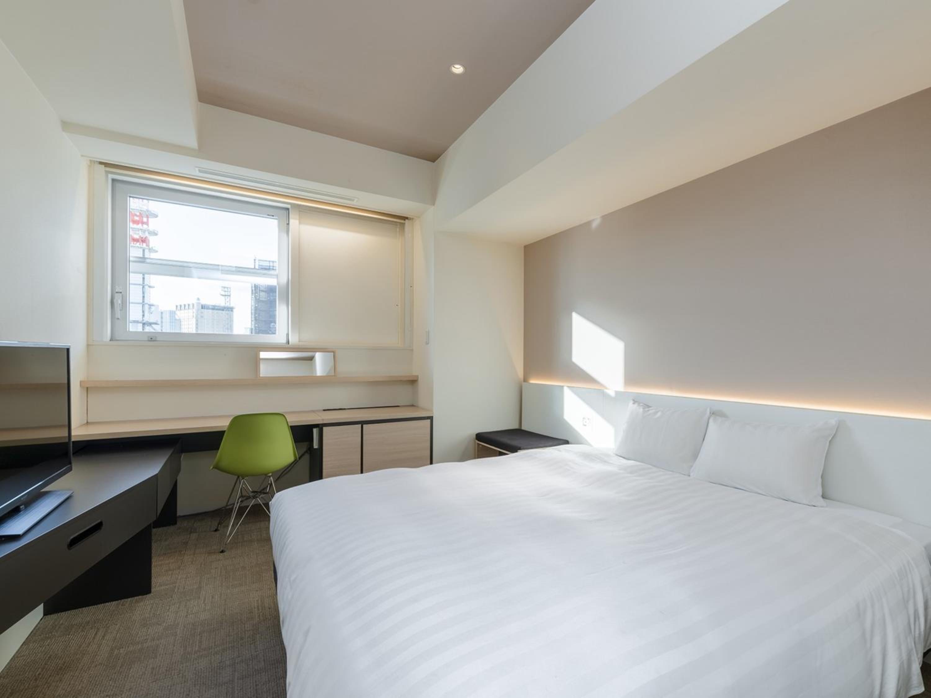 Deluxe King Room - Non-Smoking - Photo 6