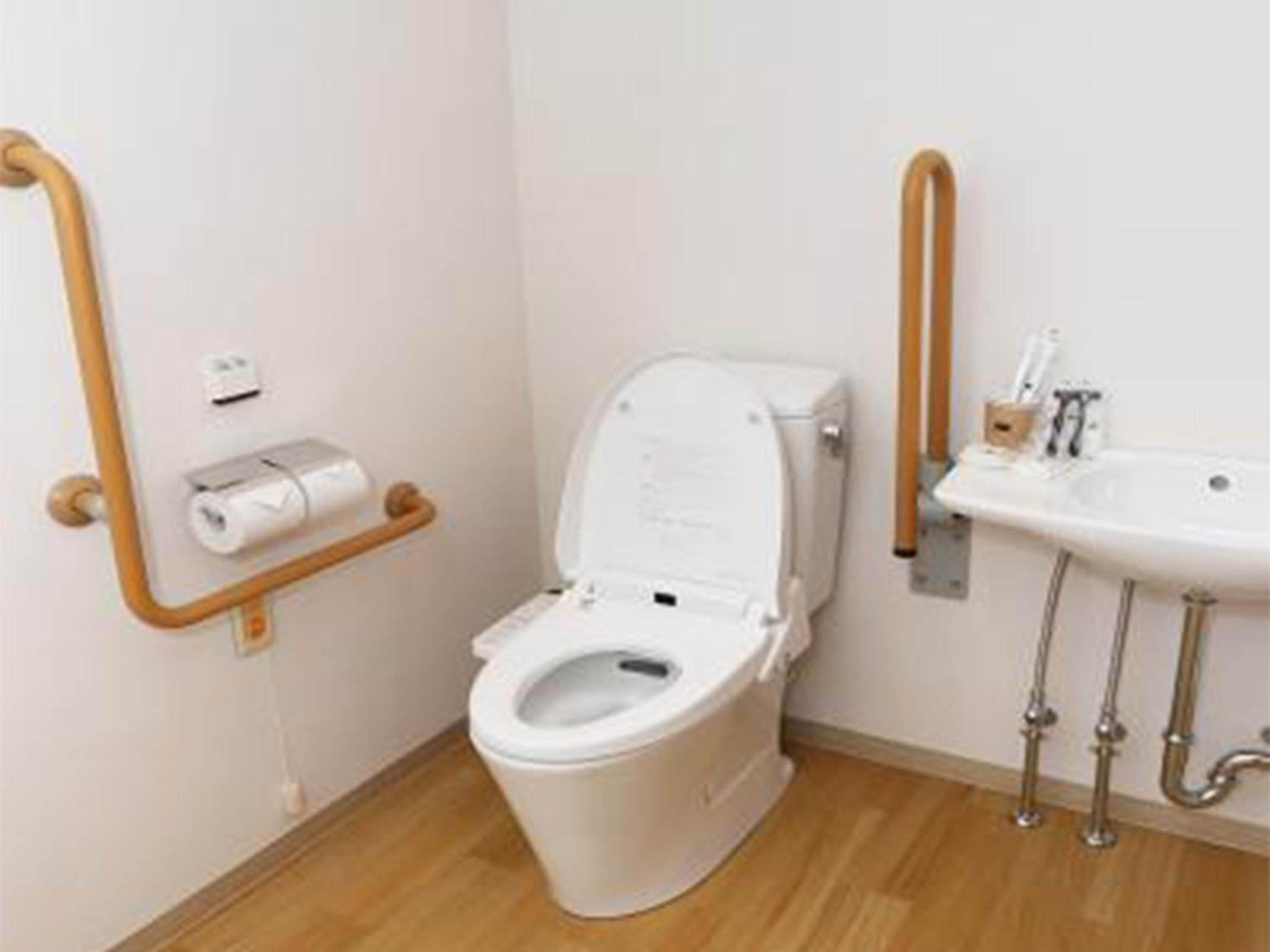Accessible Twin Room - Photo 14