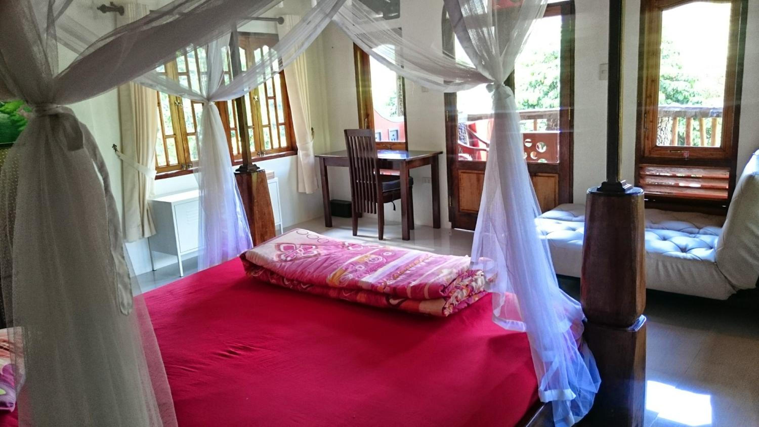 Deluxe Double Room with Balcony photo 3