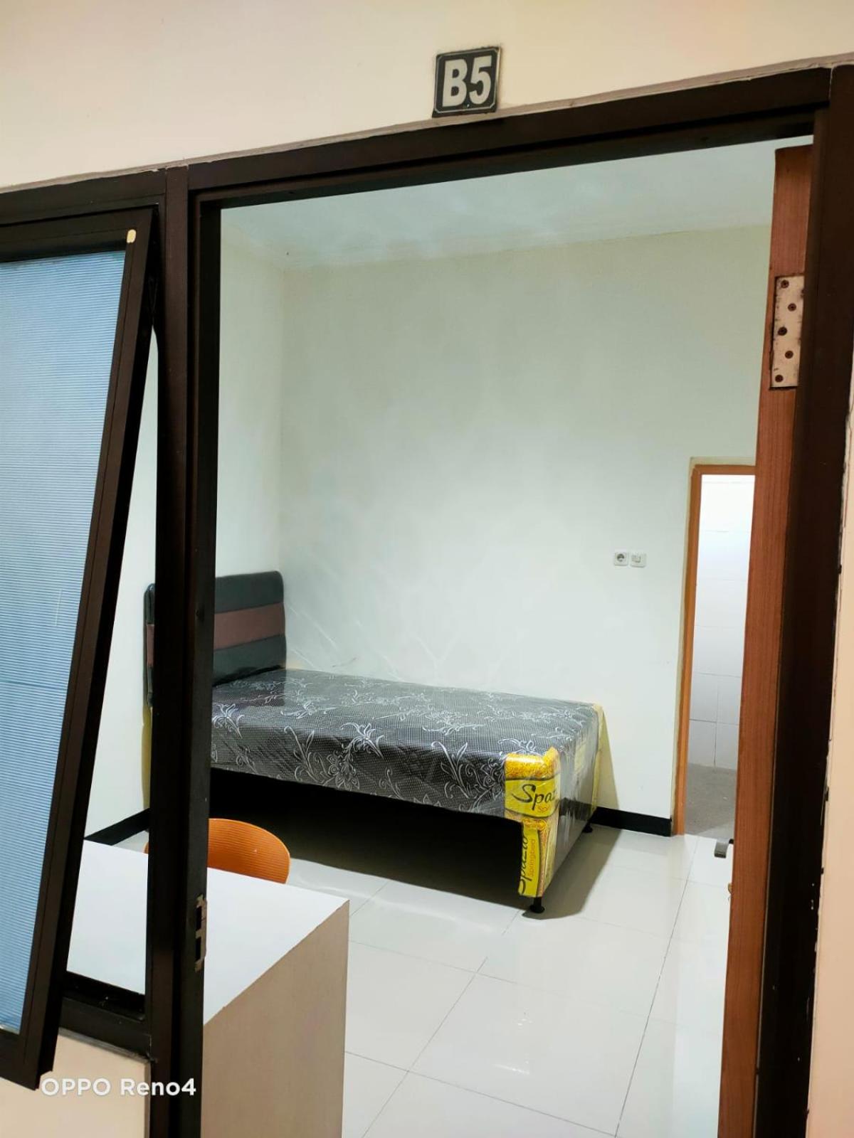 Single Room with Shower photo 3
