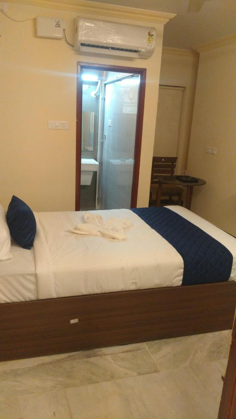 Single Room - Photo 1