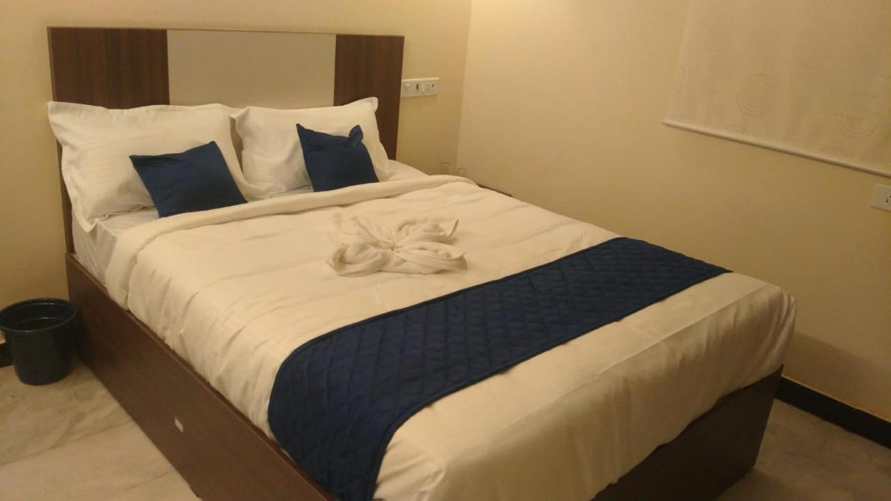 Deluxe Double Room with Balcony - Photo 1