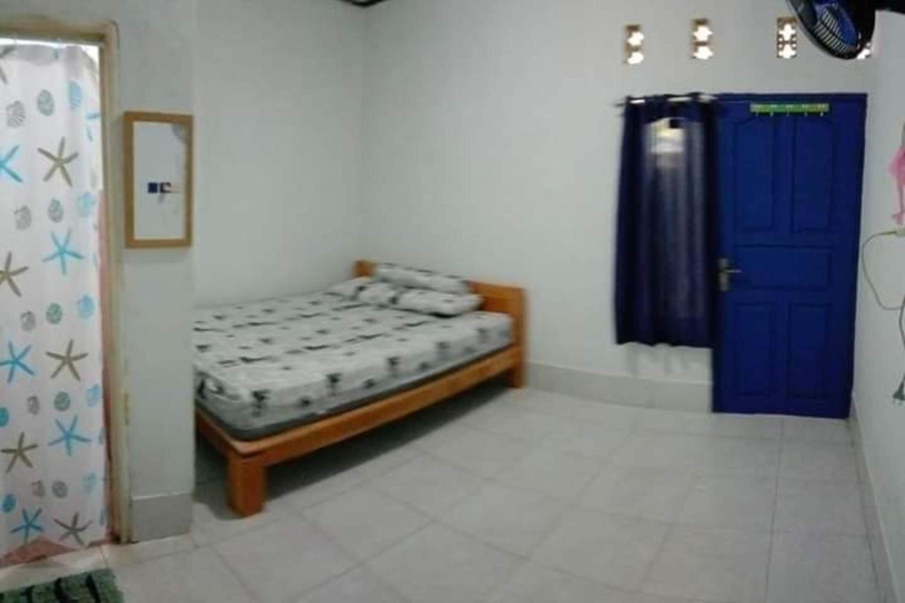 Budget Double Room photo 3