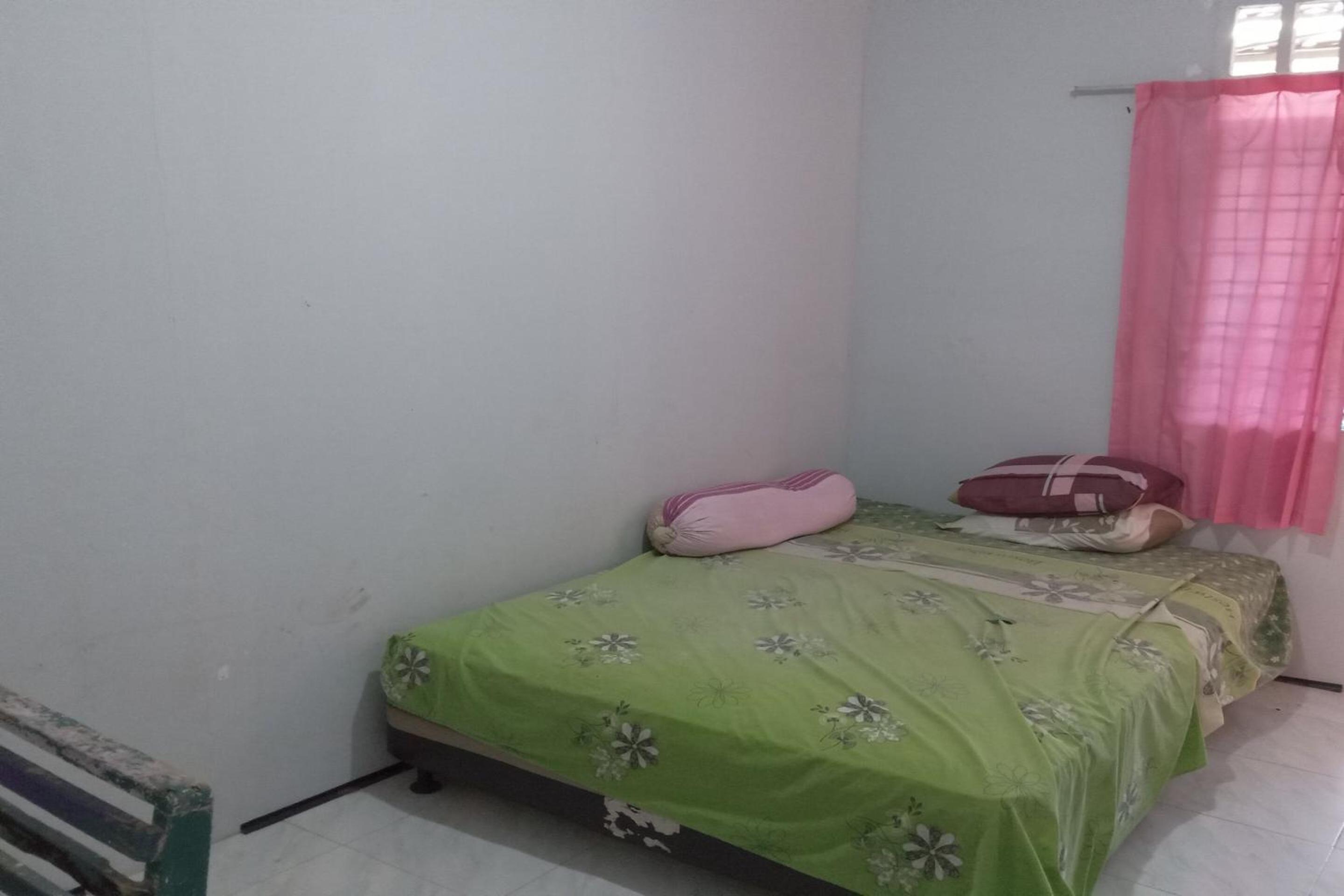 Standard Queen Room photo 2