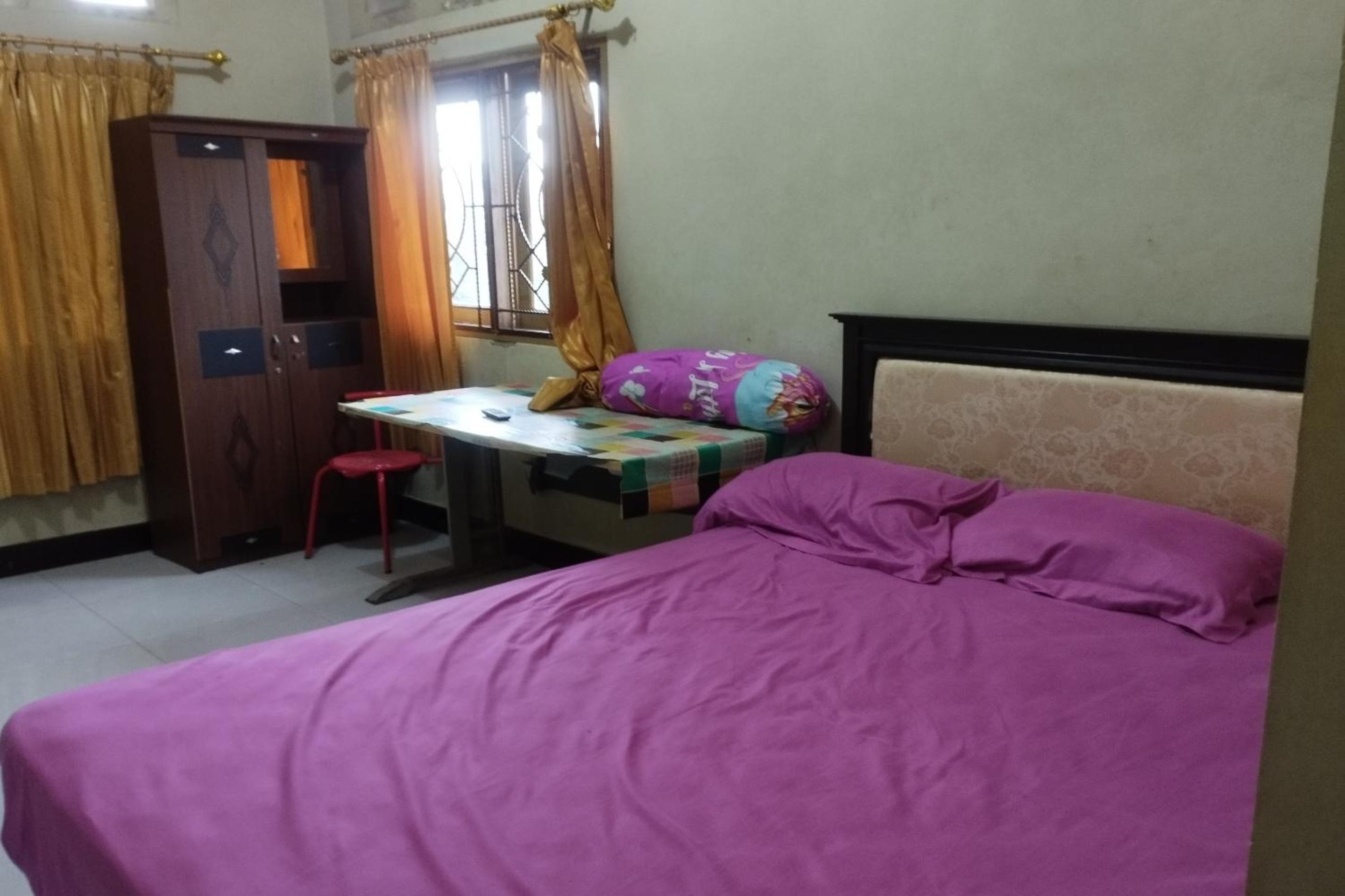 Standard Queen Room