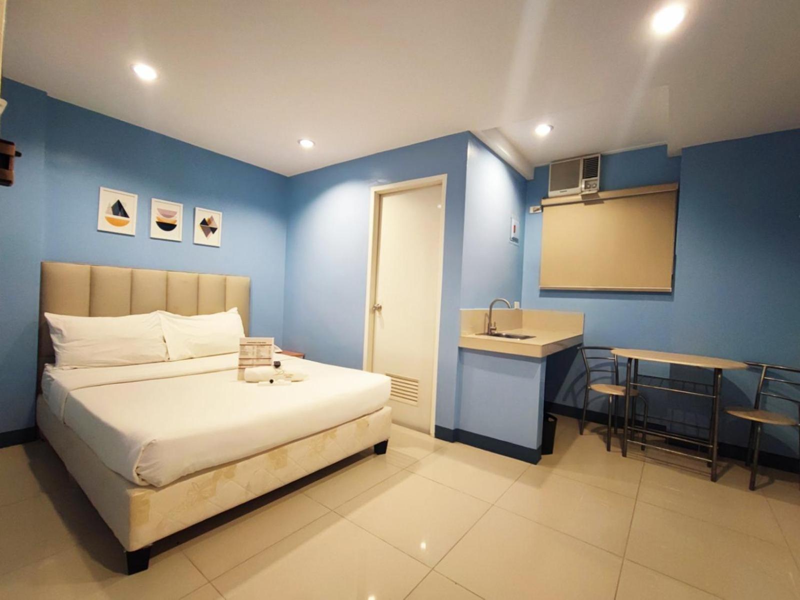 Deluxe Queen Room - Photo 6