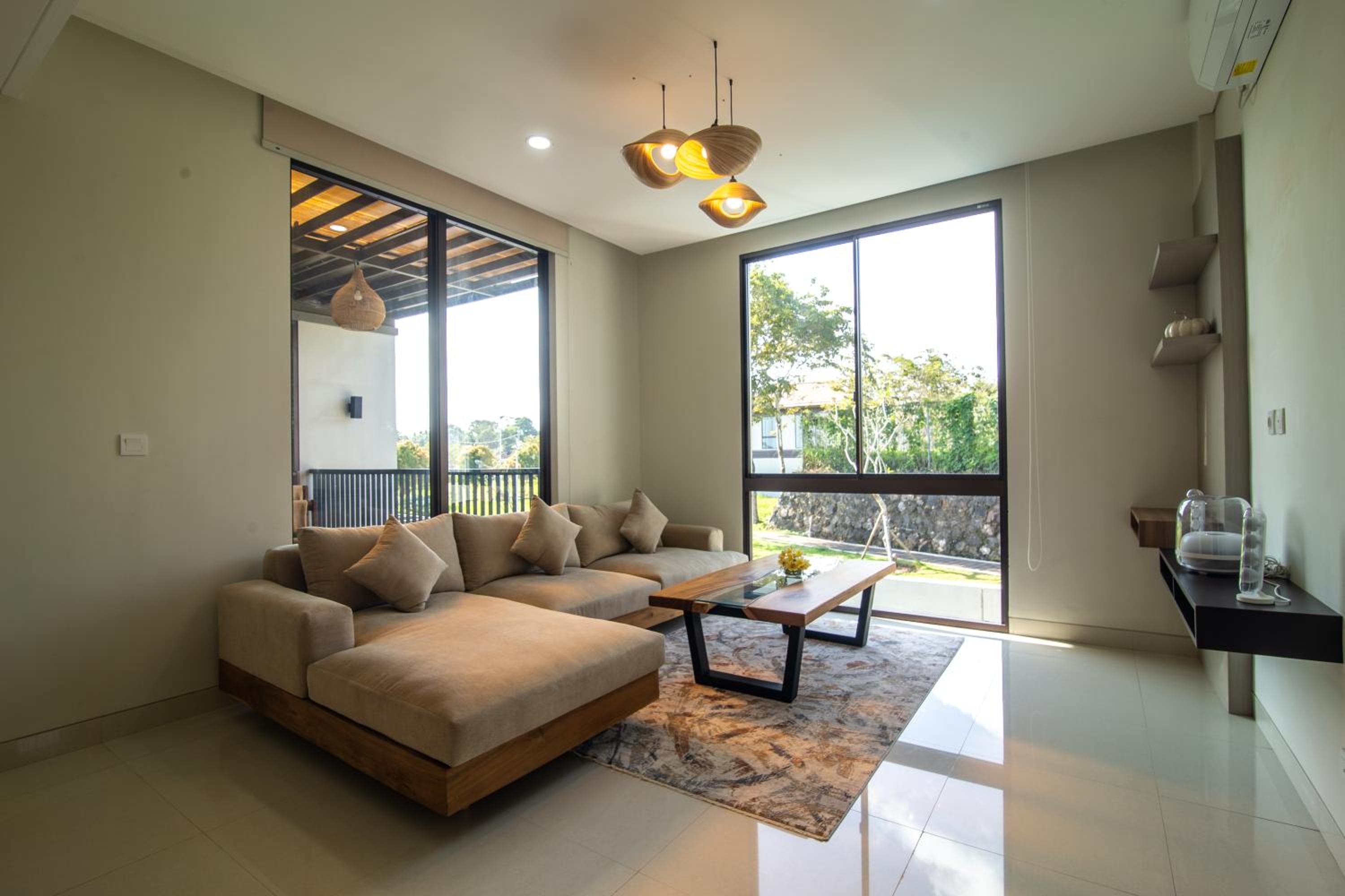 Four-Bedroom Villa with Private Pool - Photo 23