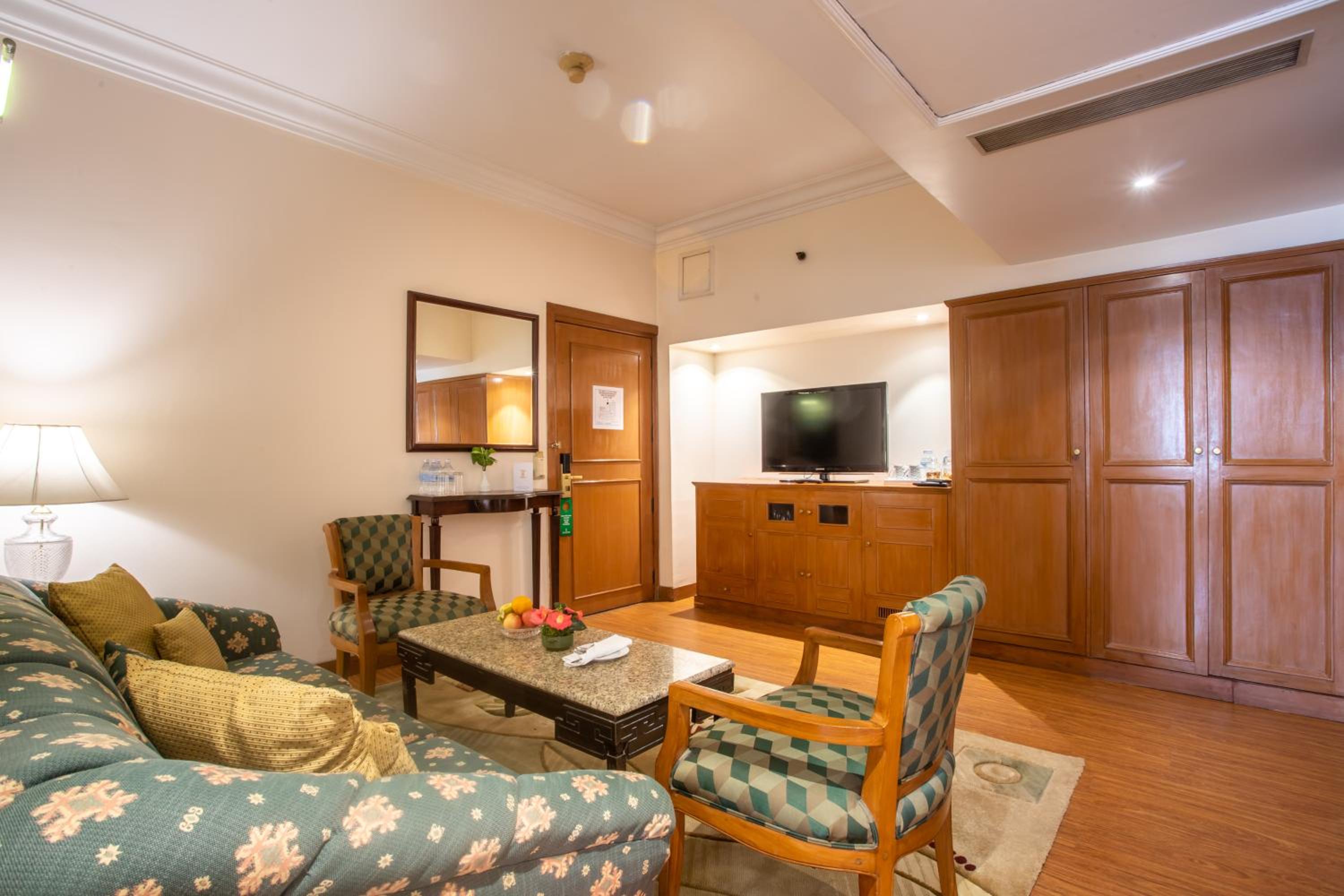 Suite with 20% discount on Spa & Laundry & Roundtrip Airport transfers  - Photo 7