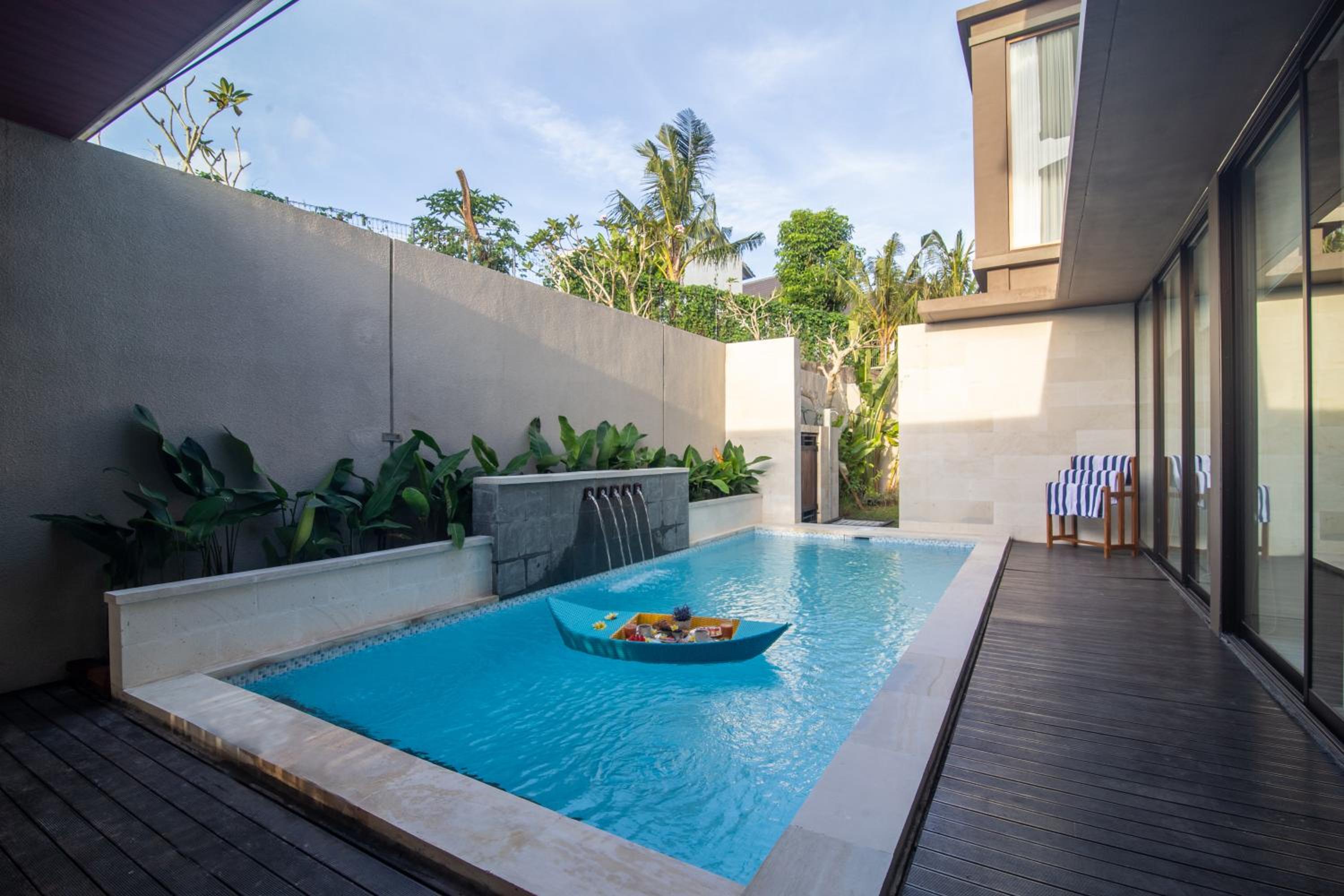 Four-Bedroom Villa with Private Pool - Photo 11