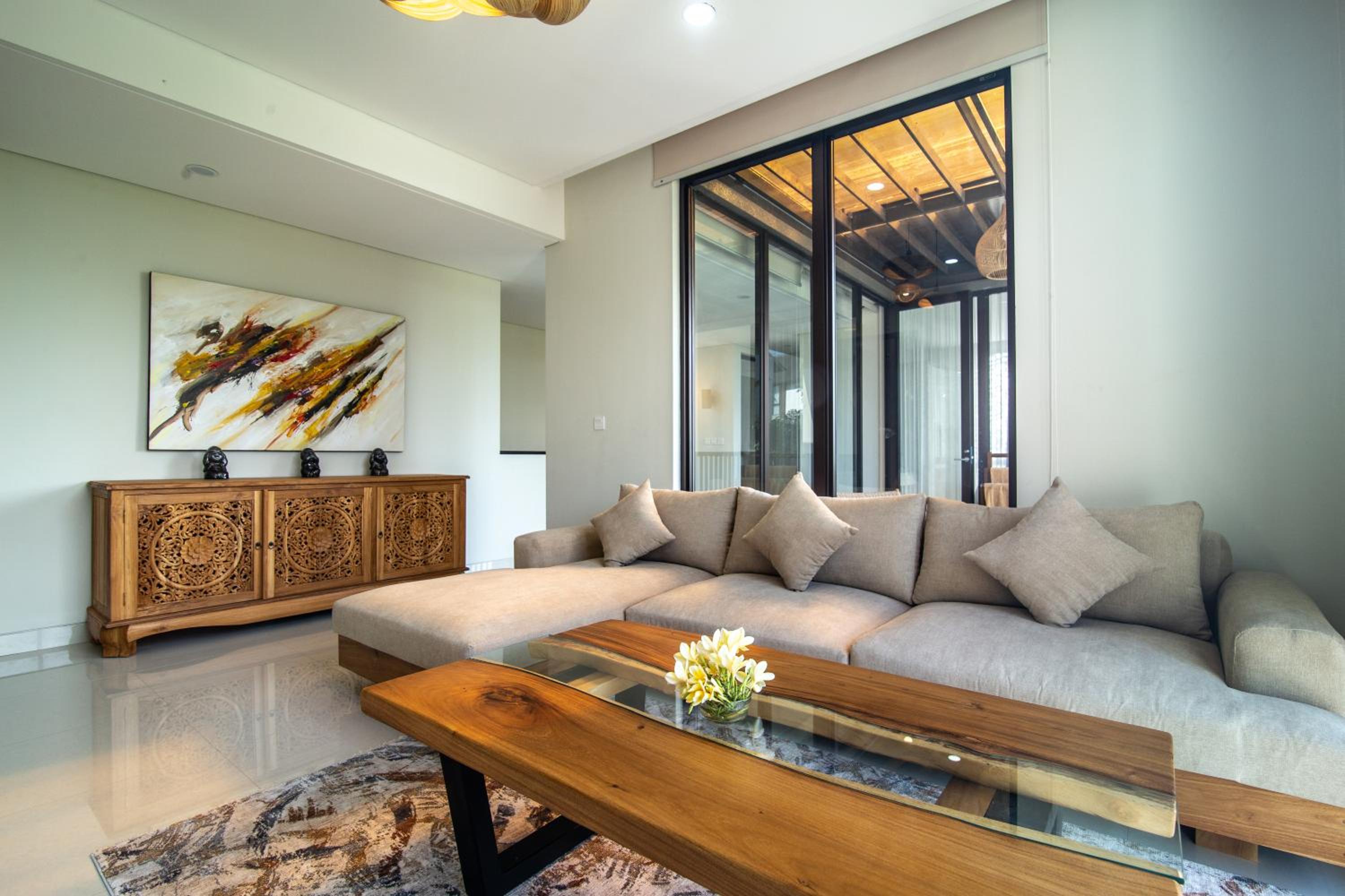 Four-Bedroom Villa with Private Pool - Photo 3