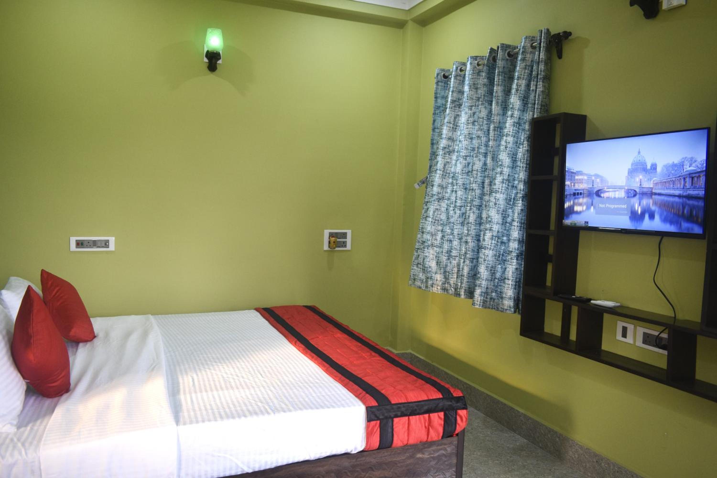 Standard Double Room With Fan photo 3