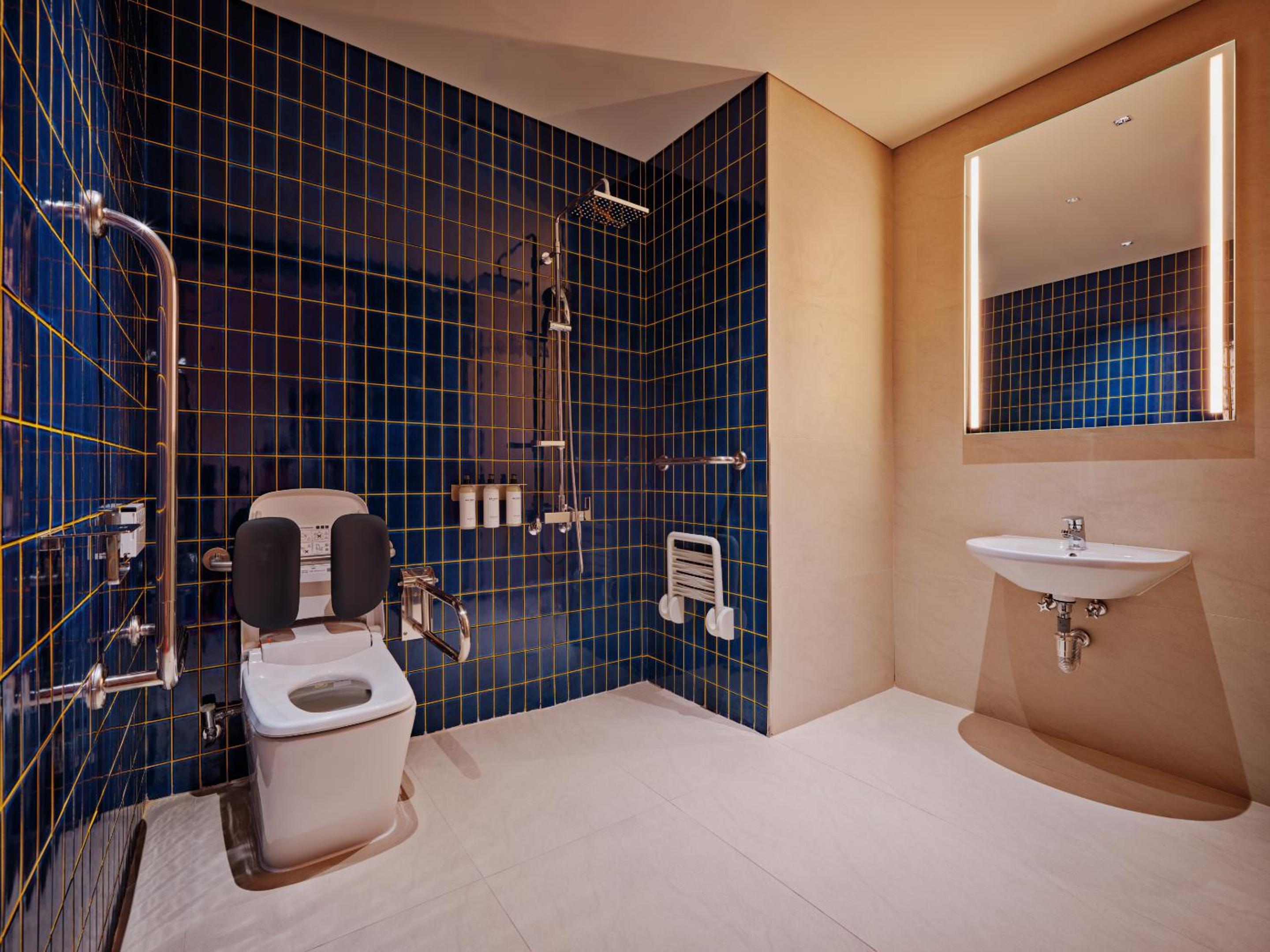 Oceanview Handicap Room Queen Terrace photo 2