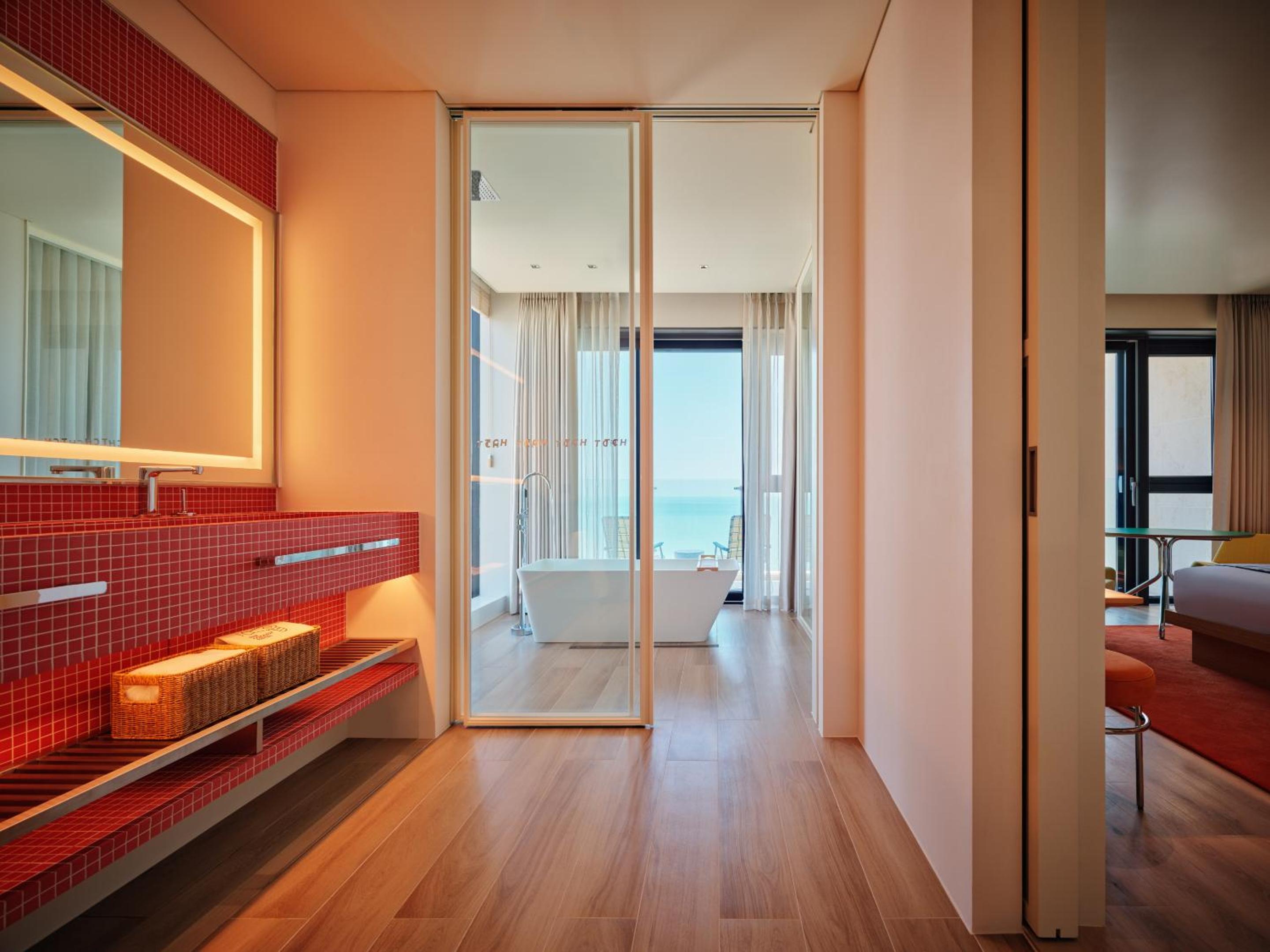 The Coolest Oceanview Suite King Terrace - Photo 5