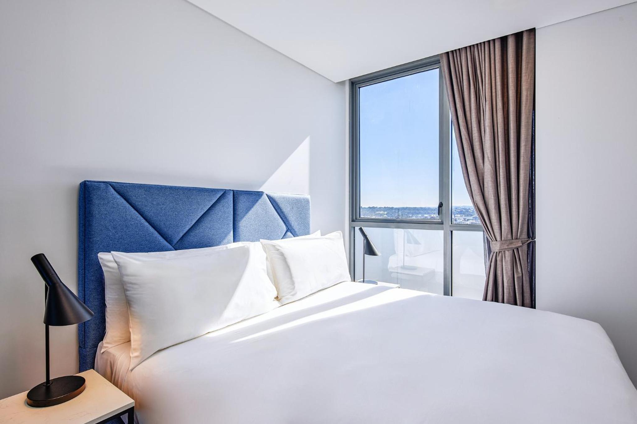 One-Bedroom Sky Balcony Suite photo 1