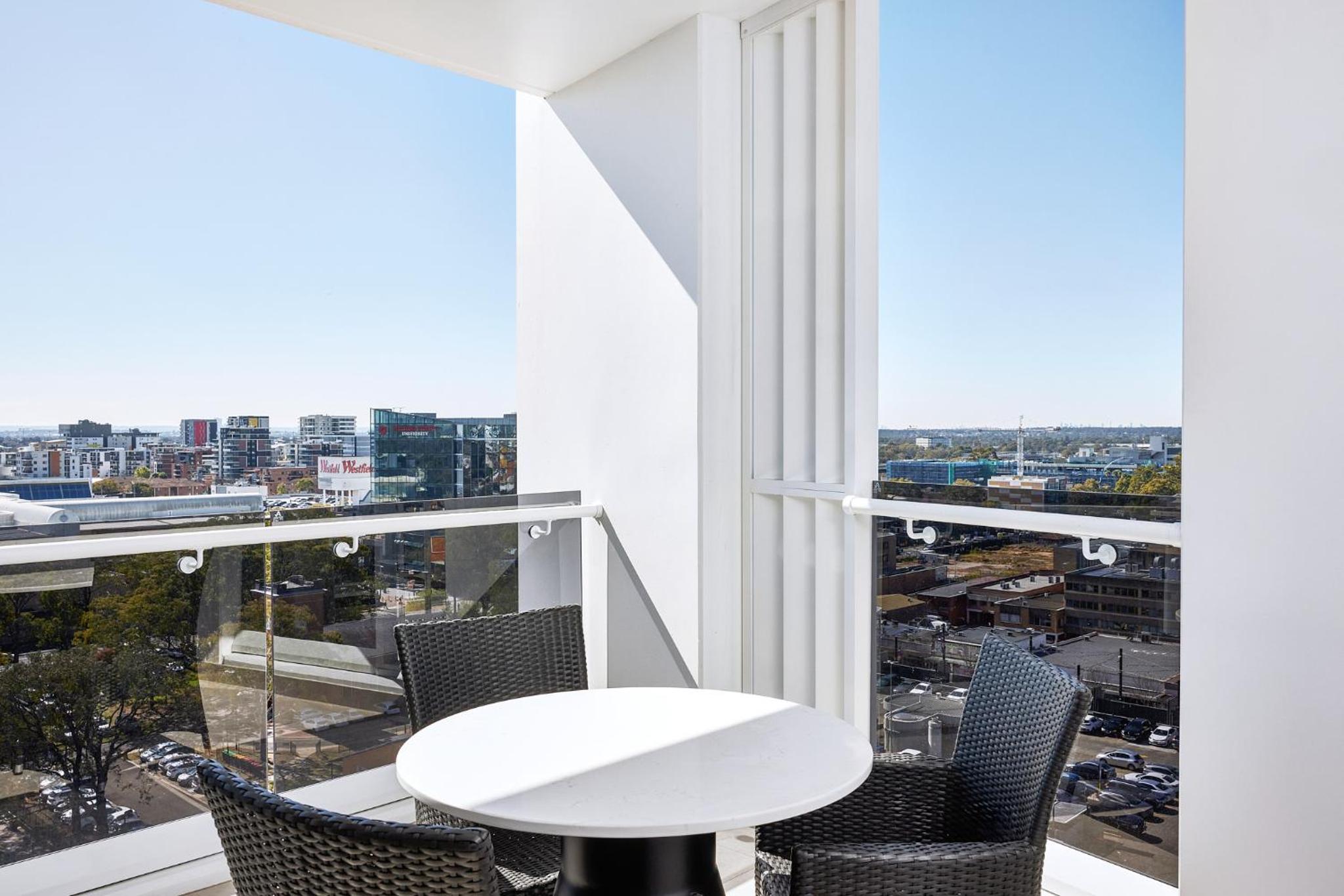 One-Bedroom Sky Balcony Suite photo 3
